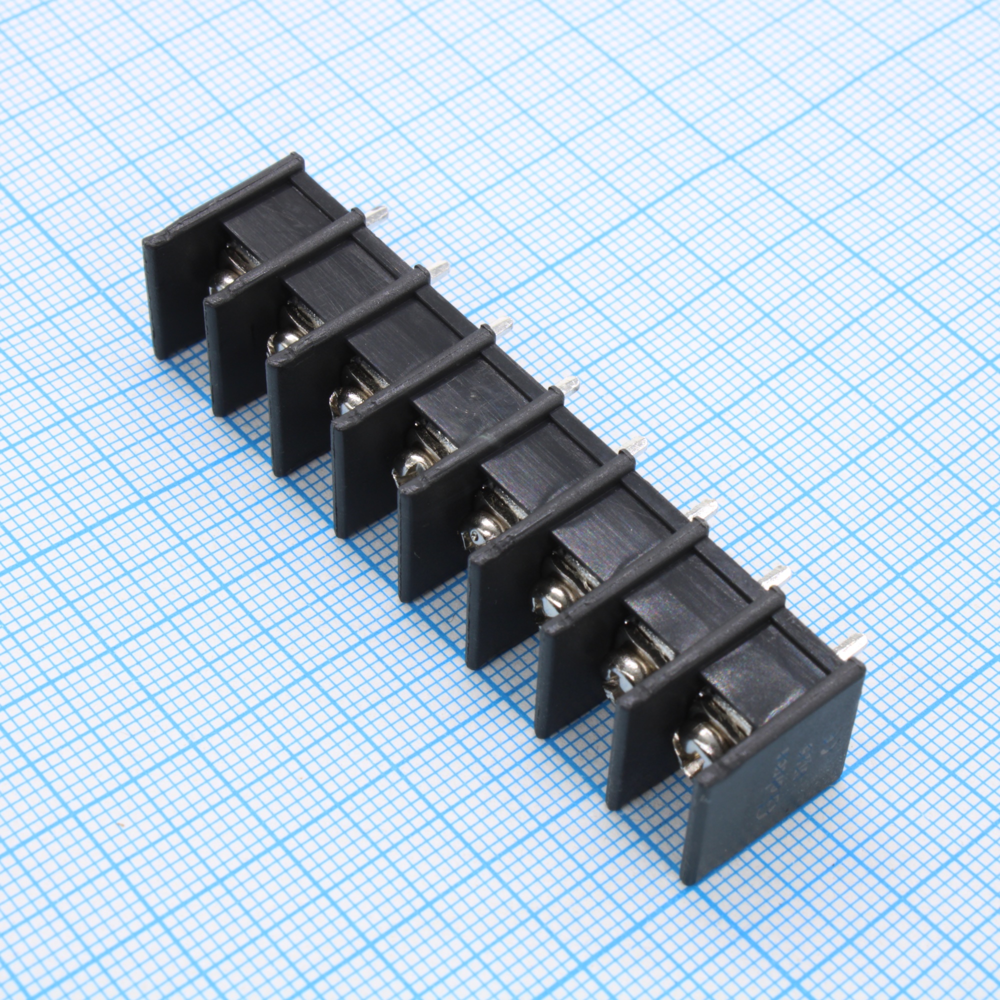 GT25C-B-08P-13-00 - Барьерный клеммный блок 8 контактов. Серия GT25C-B