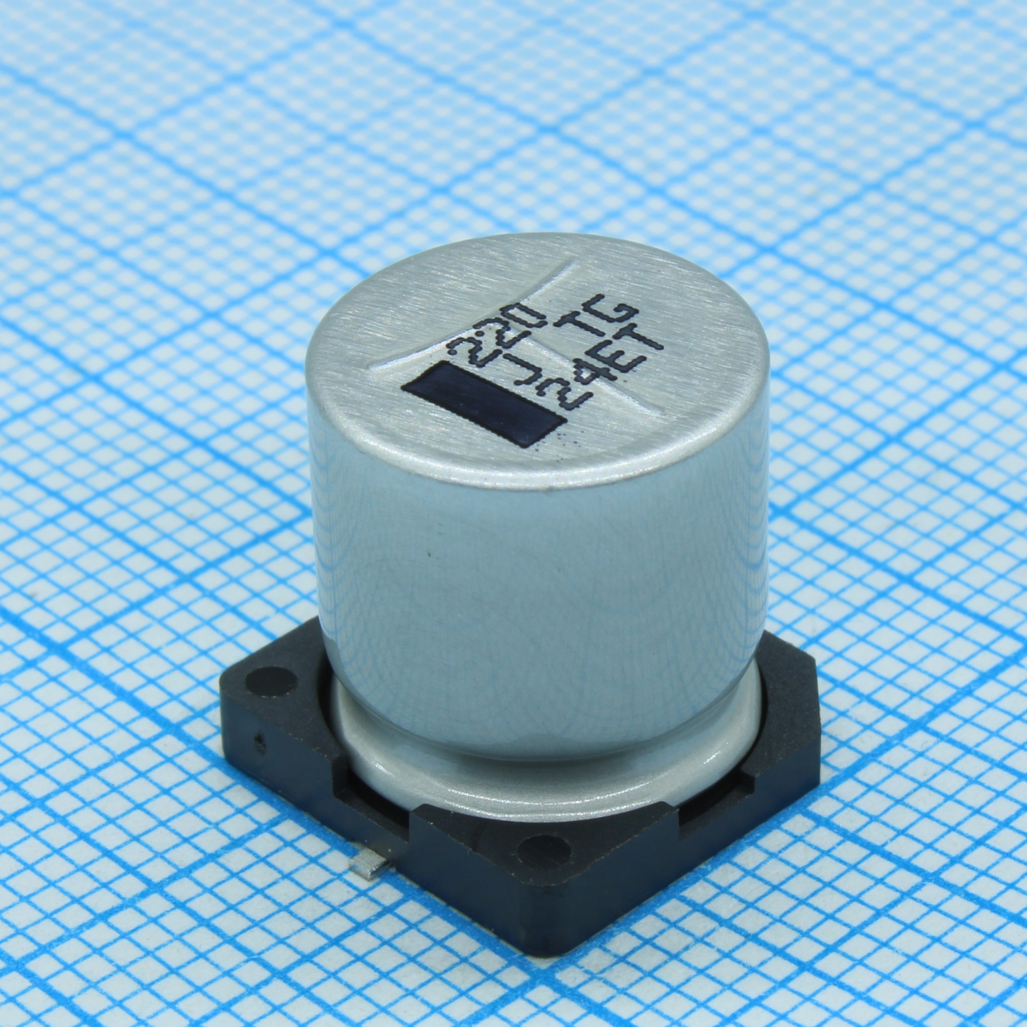 EEVTG1J221Q - Конденсатор алюминиевый электролитический 220мкФ 63В ±20% (12.5 X 13.5мм) для поверхностного монтажа 0.26 Ом 350мА 2000час 125°С автомобильного применения лента на катушке