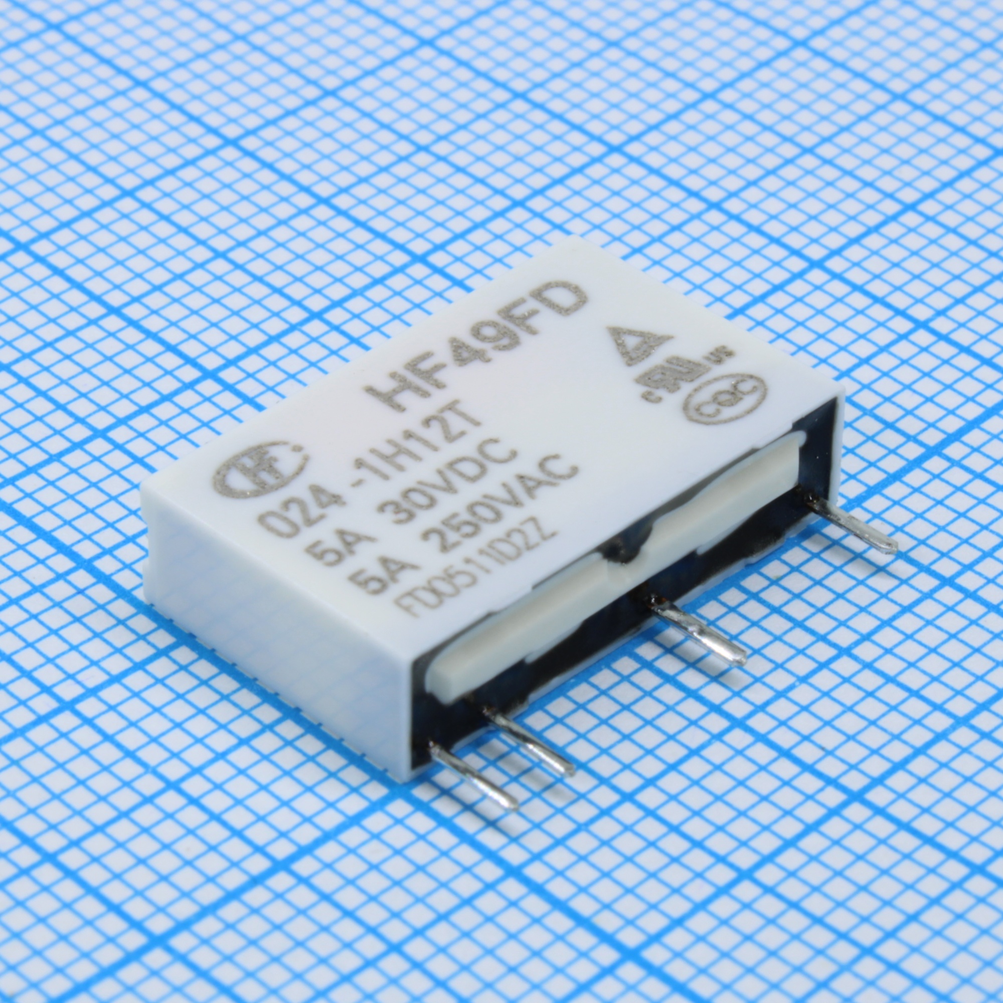 HF49FD/024-1H12T - Реле: электромагнитное миниатюрное 5А один контакт на замыкание катушка 24В