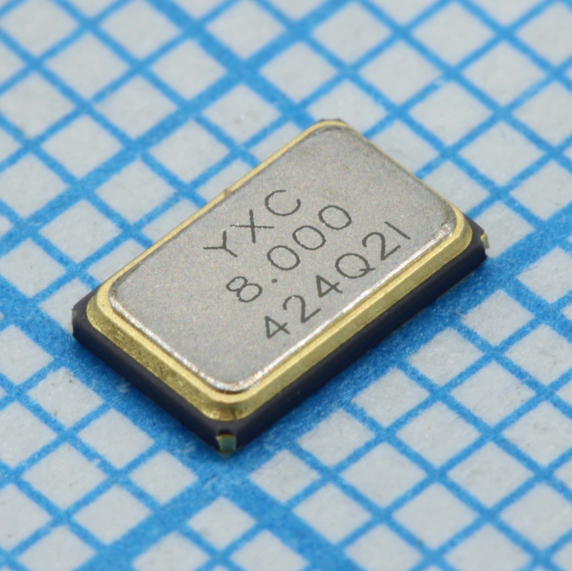 Xl1QI-111-8M - Резонатор кварцевый 8 МГц 30ppm 16pF