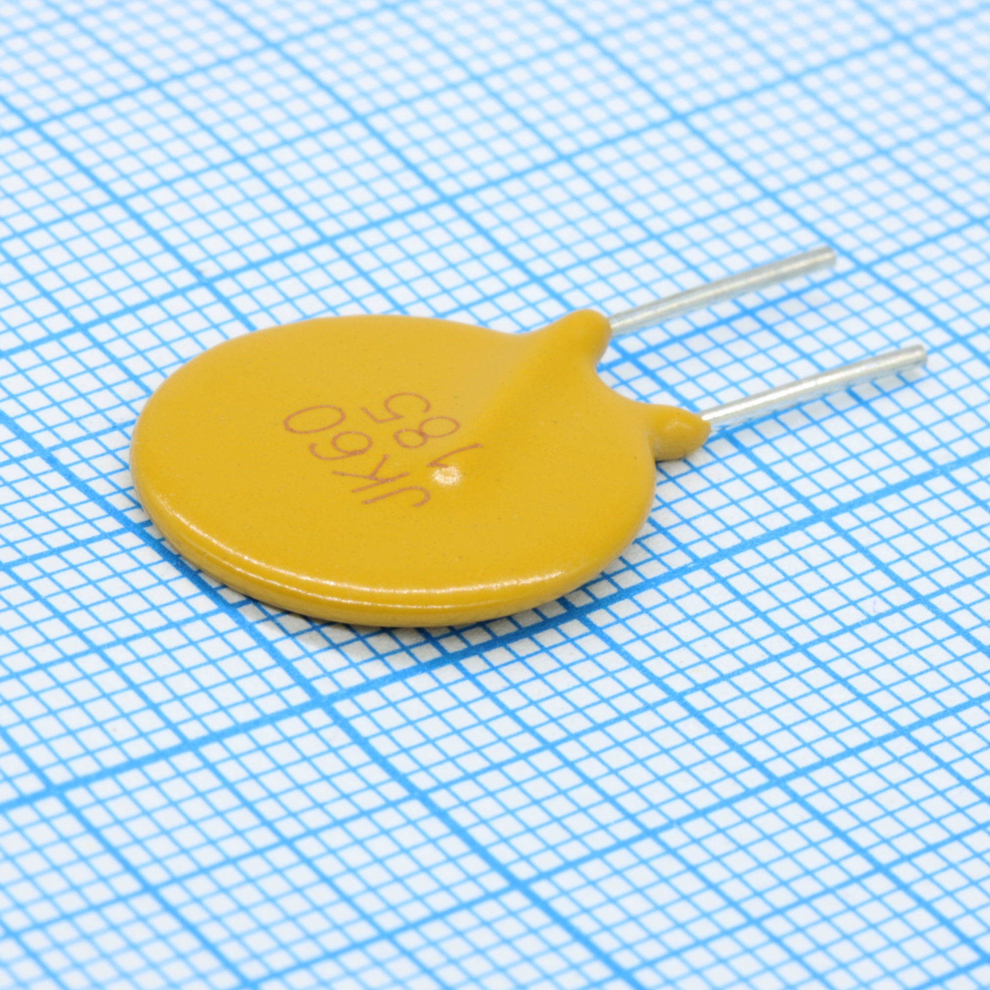 JK60-185 - Предохранитель самовосстанавливающийся 60В 40A 1.85А(удержание) 3.7А(отключение) 8сек 2.1Вт 0.08Ом перед отключением