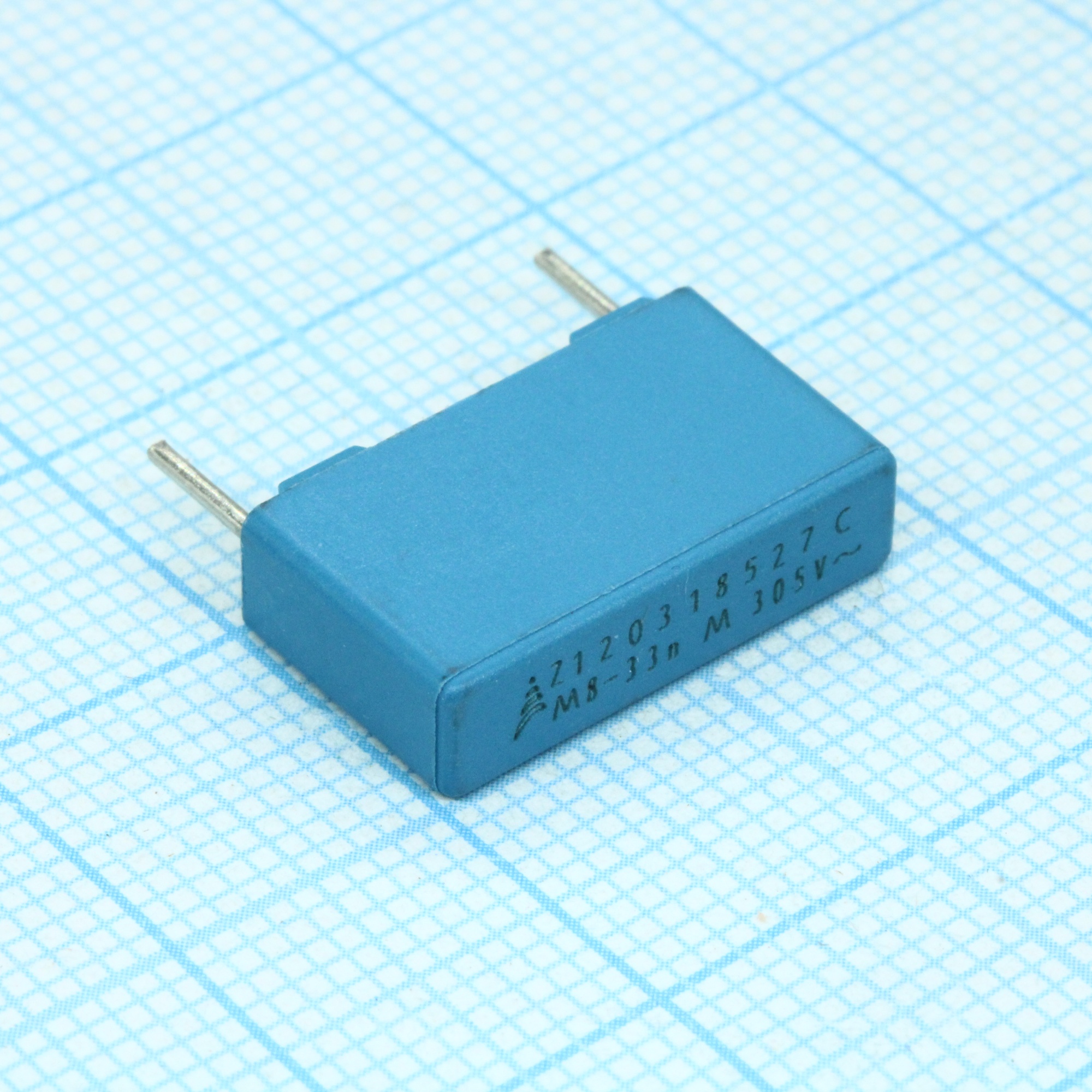 B32922C3333M - Конденсатор пленочный помехоподавляющий X2 0.033мкФ 630В/305В пик-пик ±20% (18х5х10.5мм) радиальный пластиковый прямоугольный корпус