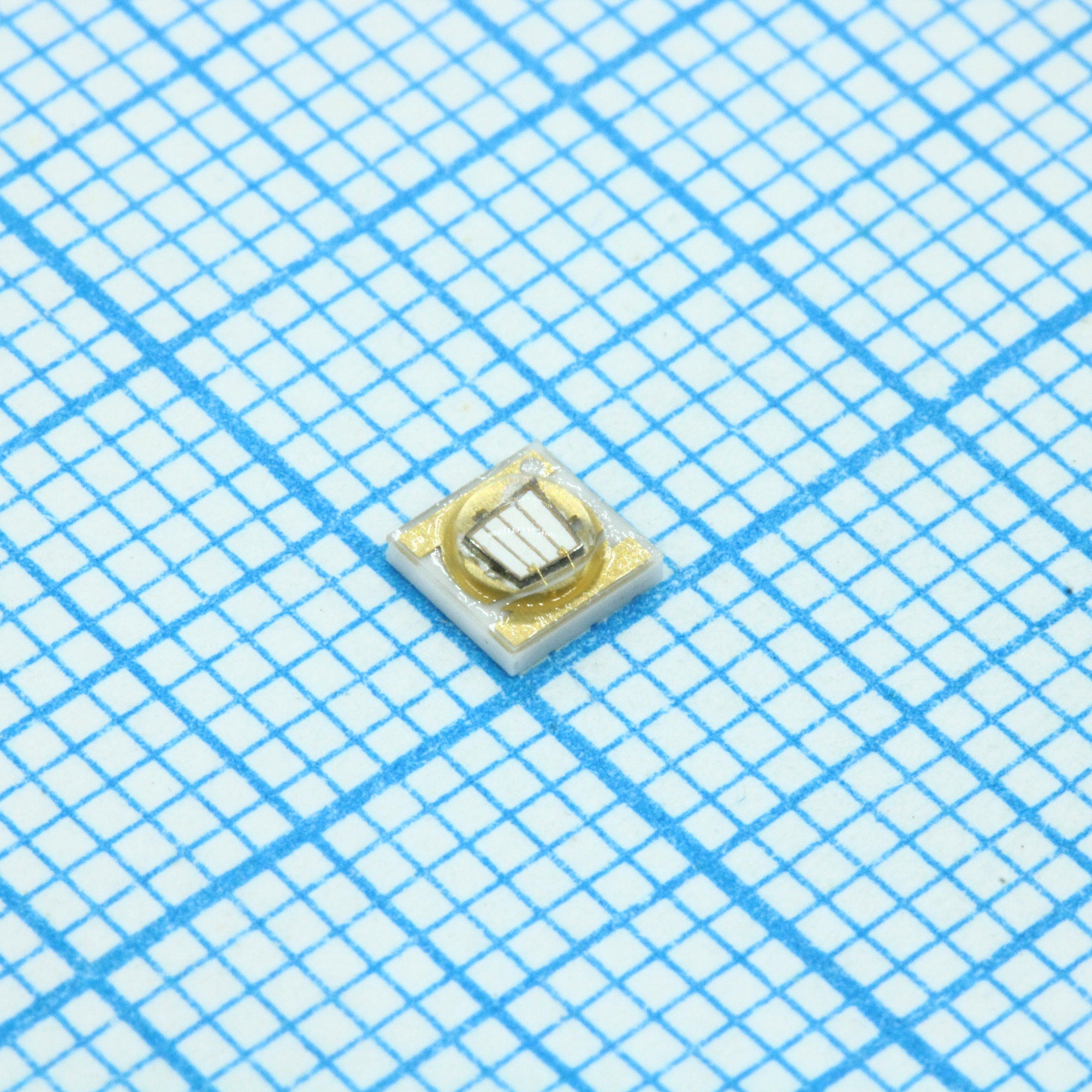 HL-C3535F7V365-D1-LVR9(Au120) - Ультрафиолетовый светодиод smd 3,5х3,5мм/360-370нм/350-400mW /3-4v/120°