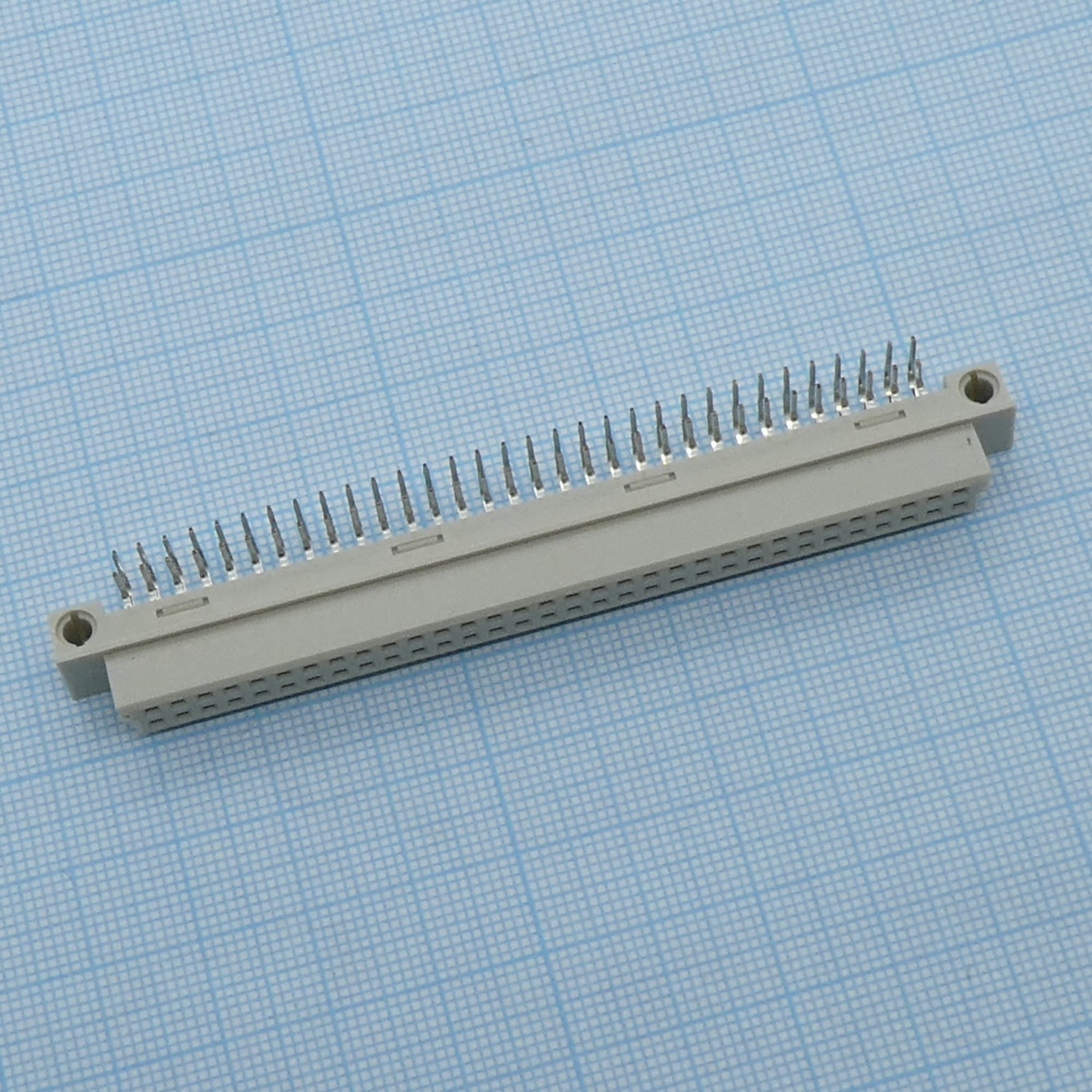 DS1118-64F0R23 - Разъем (розетка)  DIN 41612 тип B 64pin (2х32), шаг 2.54мм двухрядный угловой  (ряд АB)