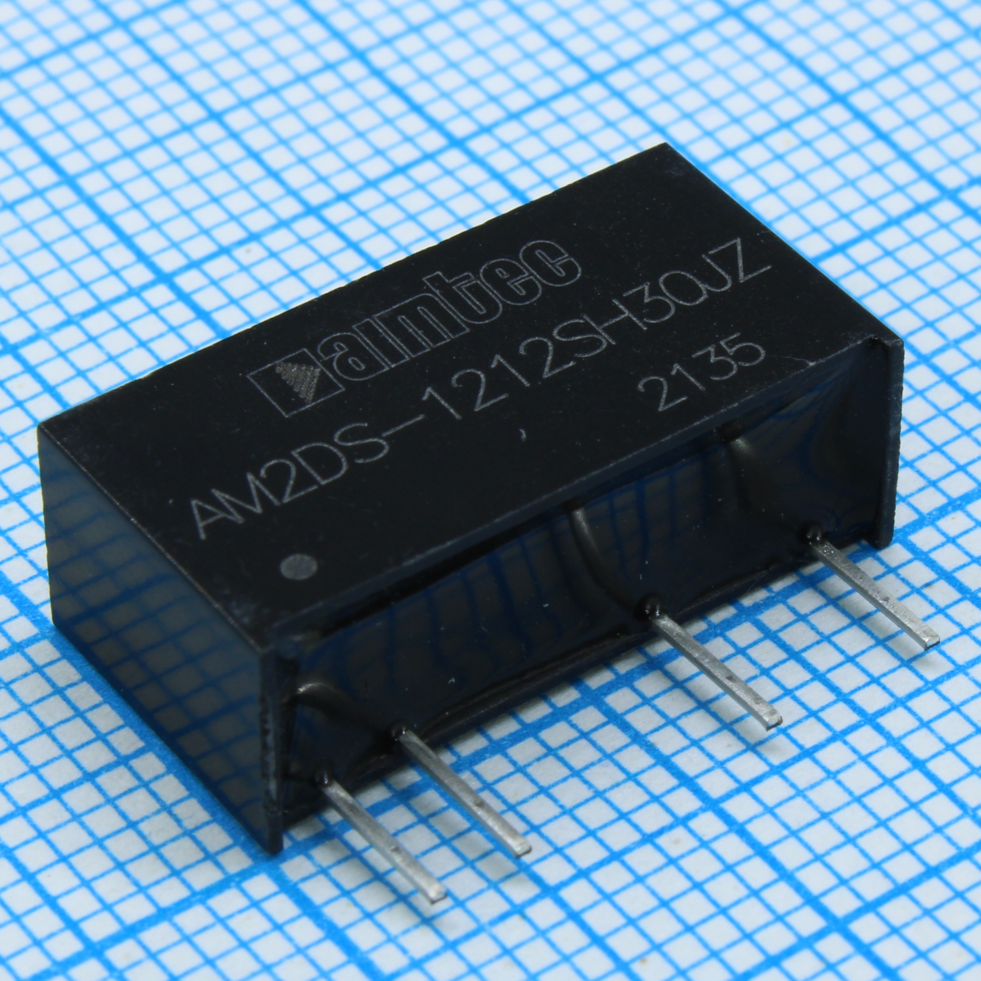 AM2DS-1212SH30JZ - DC/DC, 2Вт, вход 10.8…13.2В, выход 12В/0.016…0.167А, изоляция 3000В DC, КПД 84%, максимальная емкостная нагрузка не более 560мкФ, SIP7, 19.65x7.05x10.16мм, -40…105°C, пластик