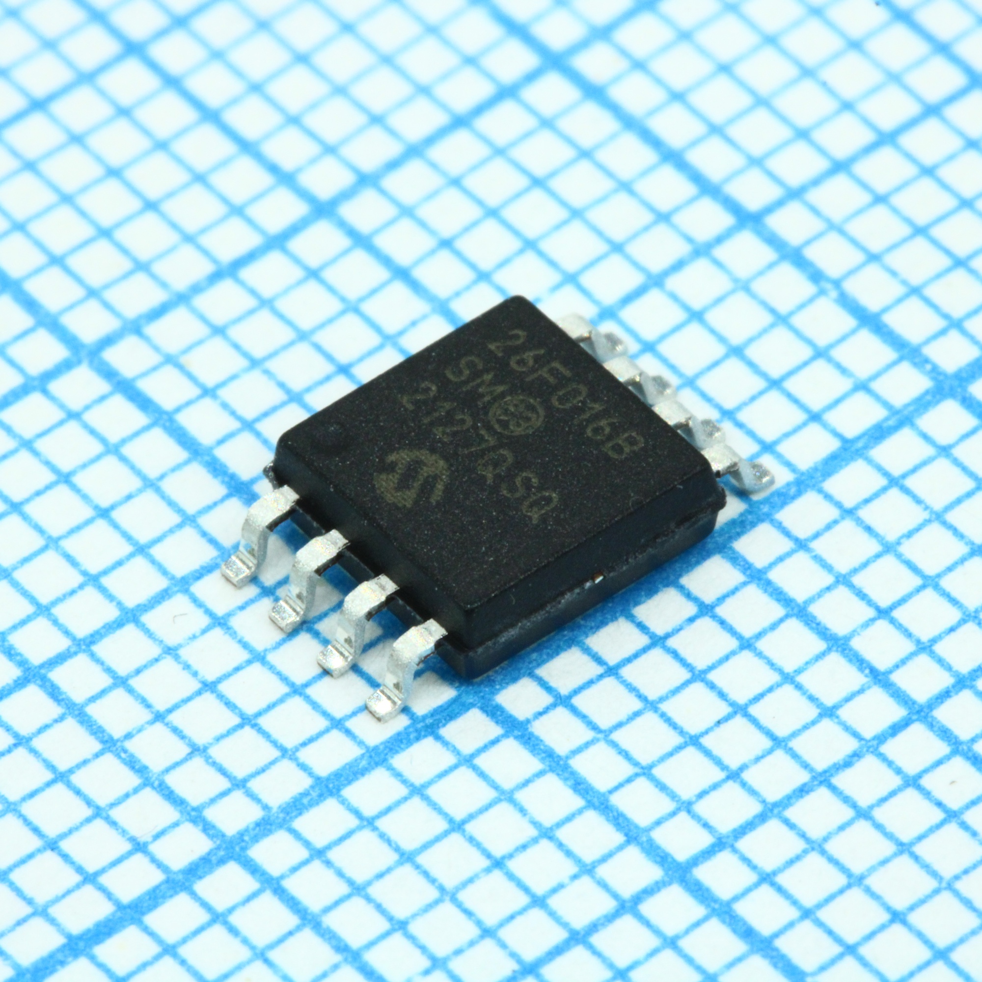 SST26VF016B-104I/SM - Флэш-память 16Mбит