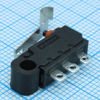 HD20S20C04 - микропереключатель IP67 лапка SPDT 12В 3мА боковое крепление на штыри 1.3мм