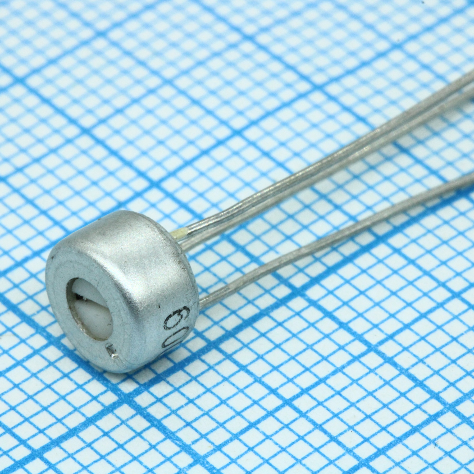 СП3-19а 0.5     3.3К ±20% - Резистор подстроечный непроволочный однооборотный 0.5Вт 3.3КОм ±20%