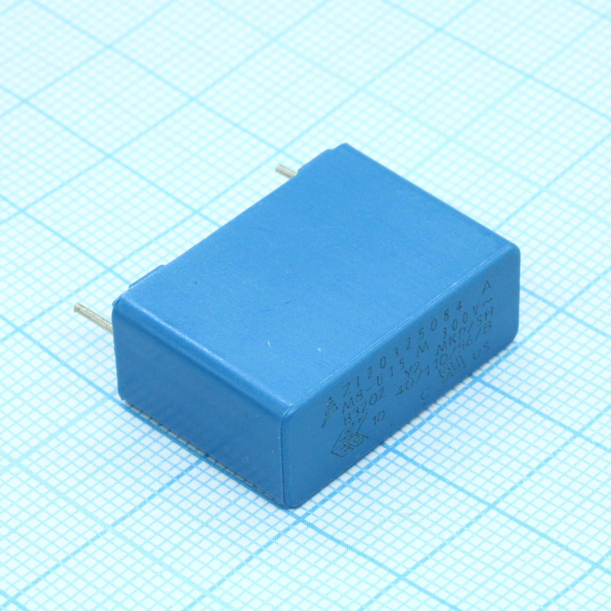 B32023A3154M - Пленочный помехоподавляющий конденсатор Y2 0.15мкФ 1500VDC/300VAC ±20% (26.5х10.5х18.5мм) радиальный 22.5мм 110°C автомобильного применения