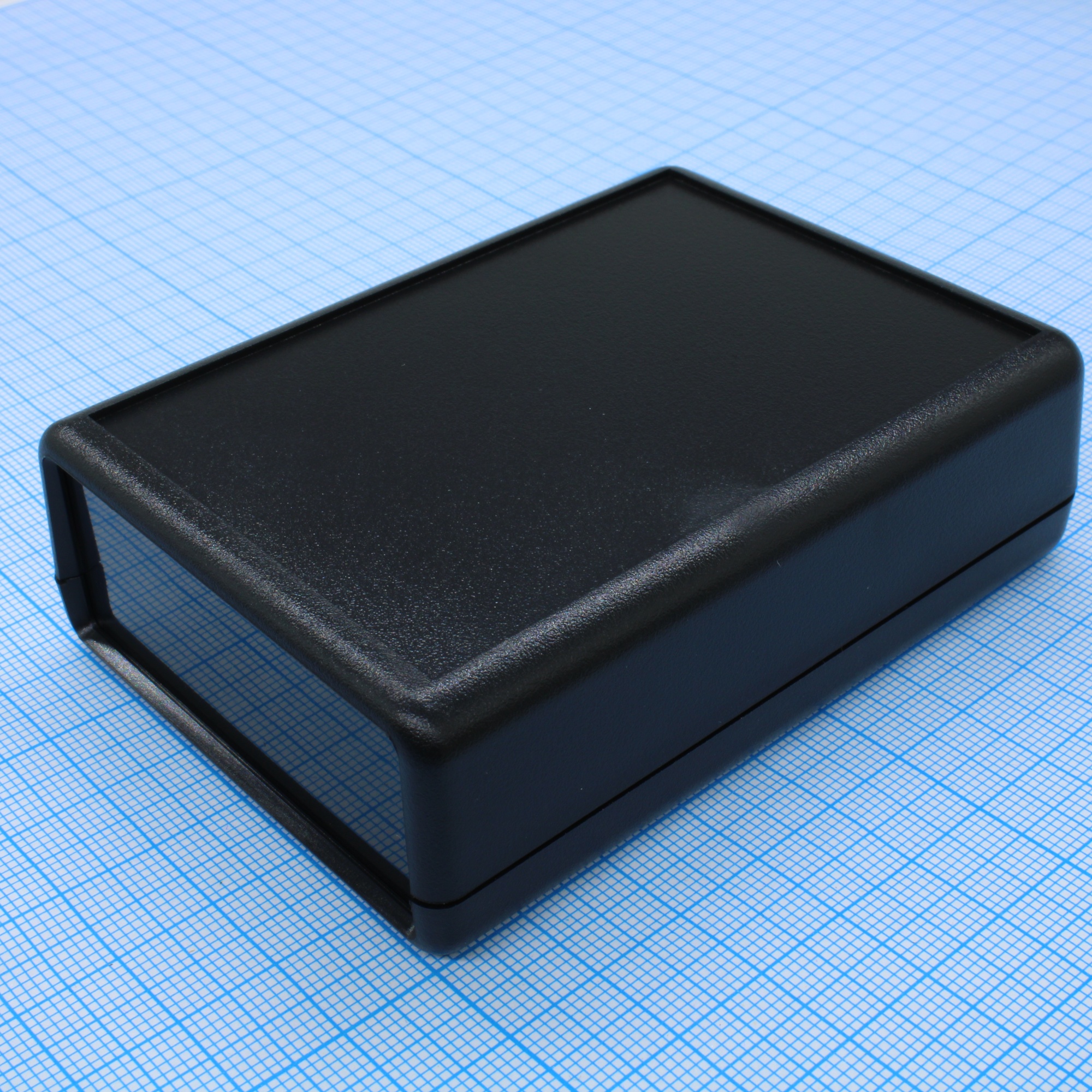 G519B(BC)-1$ - Корпус приборный с батарейным отсеком, носимый, материал: ударопрочный пластик ABS, одна панель "$", размеры: 92x66.5x28 мм, IP54, цвет: черный