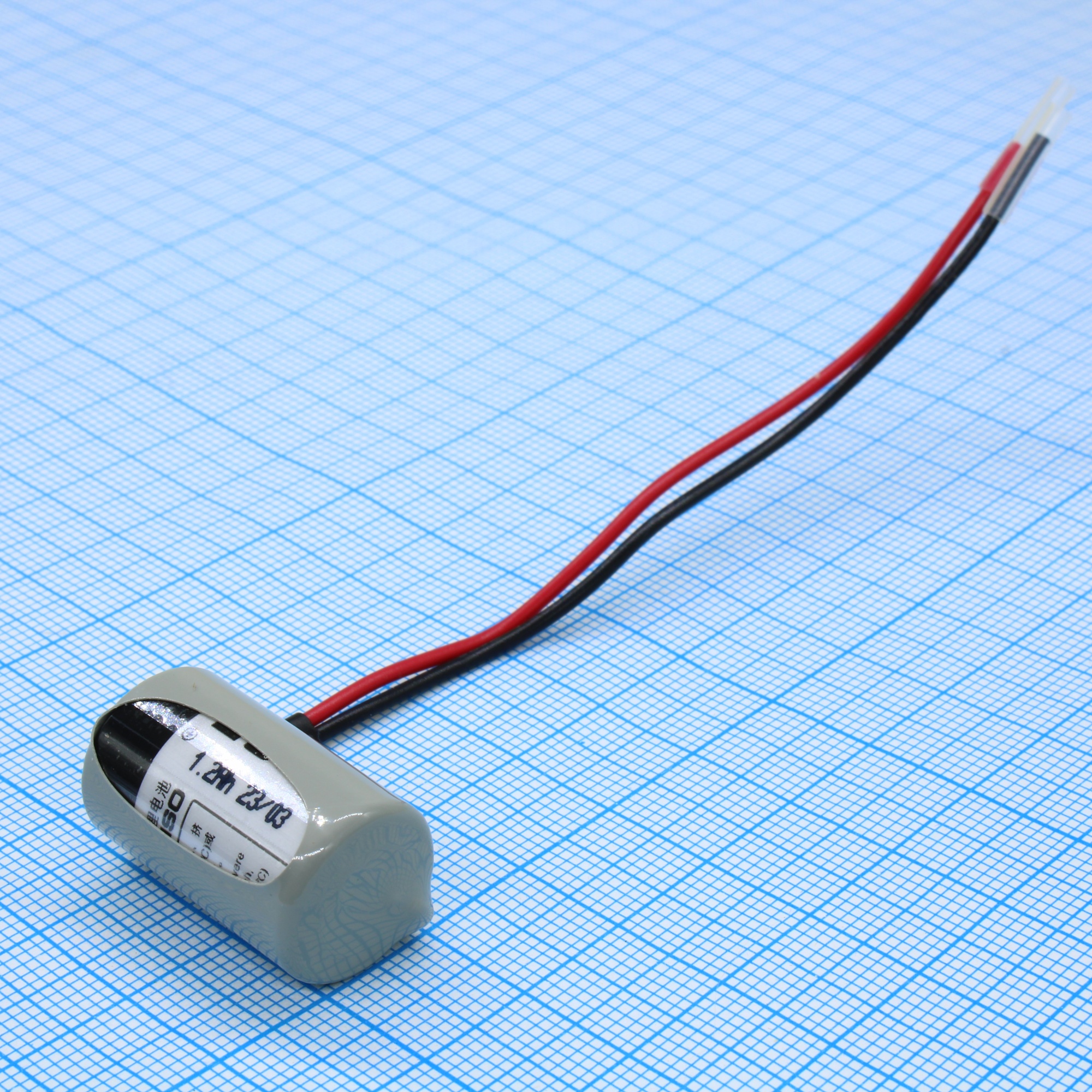 ER14250H-LD - Li, SOCl2 батарея типоразмера 1/2AA, 3.6 В, 1.2 Ач провод + разъём выводы -55...85 °C