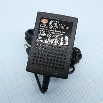 GST25E15-P1J - AC-DC, 25Вт, вход 85...264B AC 47...63 Гц,, выход 15B/1.66A, изоляция 3000В AC, 79x54x33мм, -30...+70°С, выходной разъем 11, диам. 5.5х2.1мм