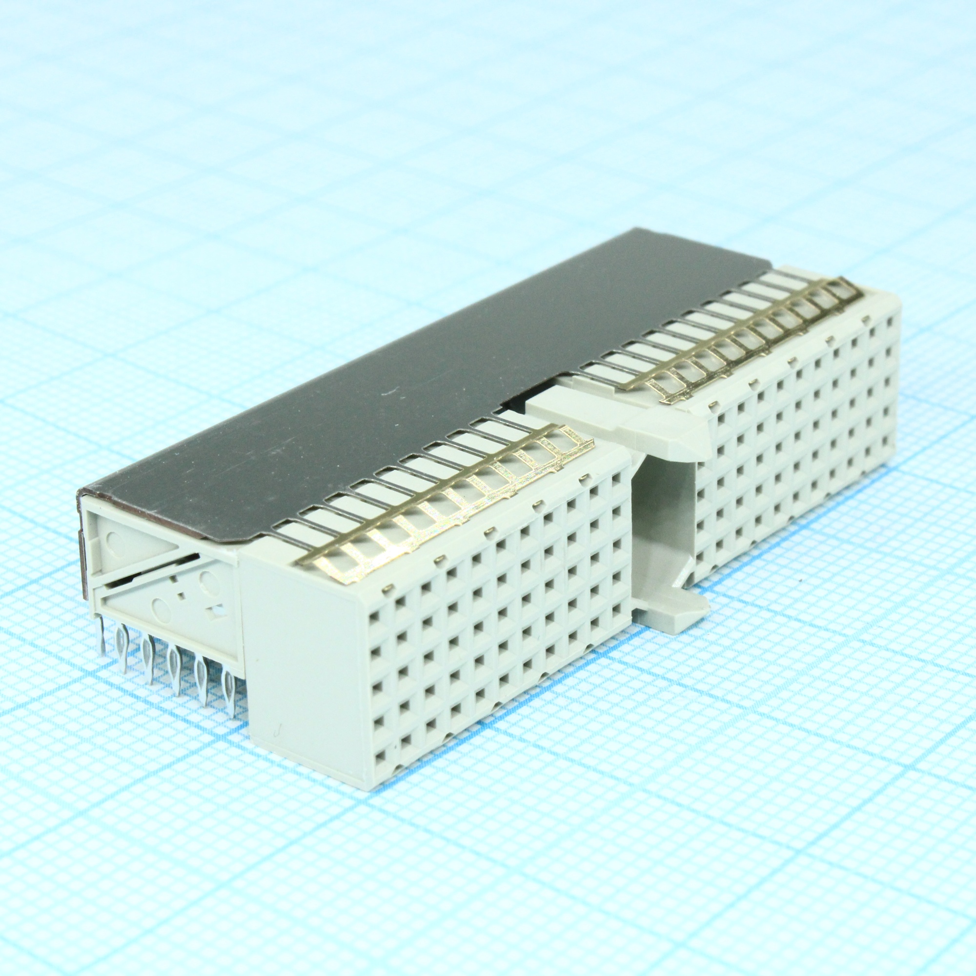 5352068-1 - Розетка на плату  шаг 2мм 110 контактов 5 рядов