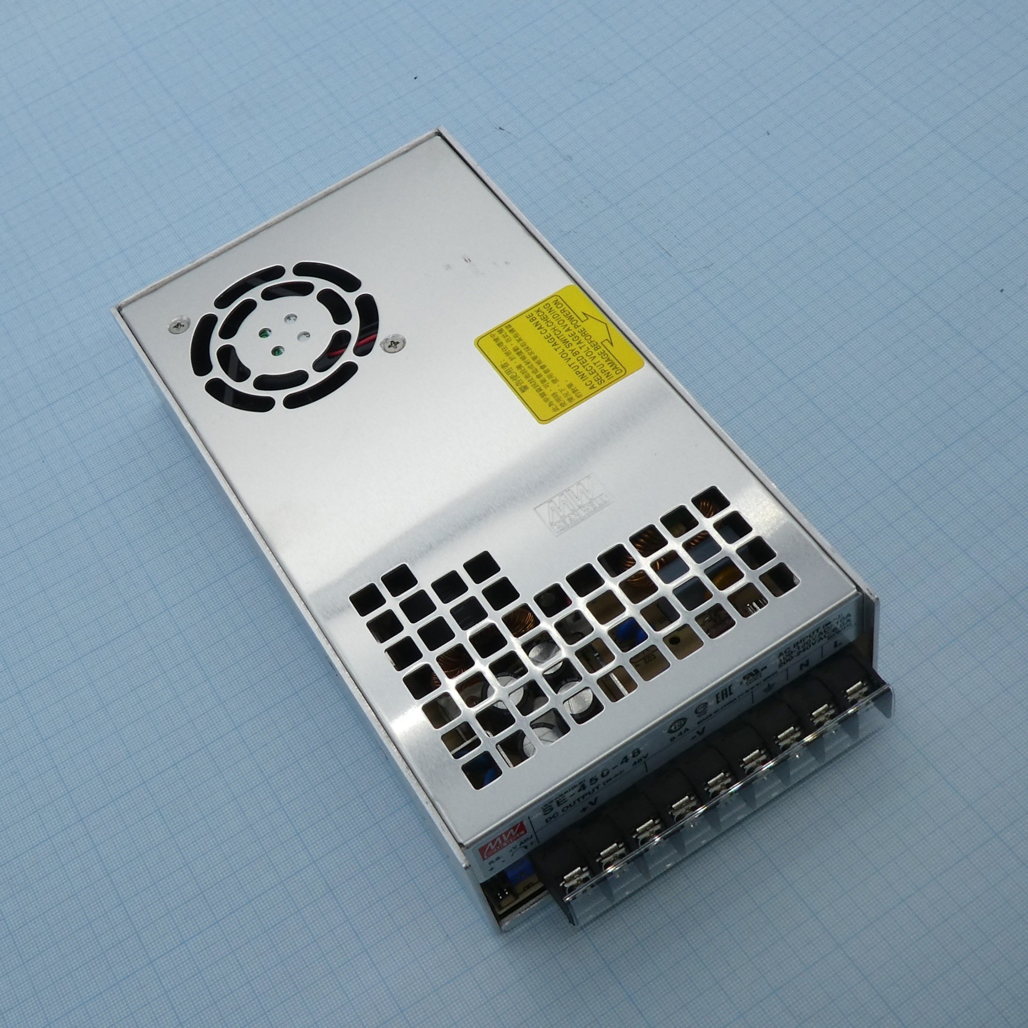 SE-450-48 - AC-DC, 451.2Вт, вход 180...264VAC, 47...63Гц / 254...370VDC, выход 48В/9,4A, рег. вых 43,2...52,8В, изоляция 3000В AC, в кожухе 225x124х50мм, -10…+60°С