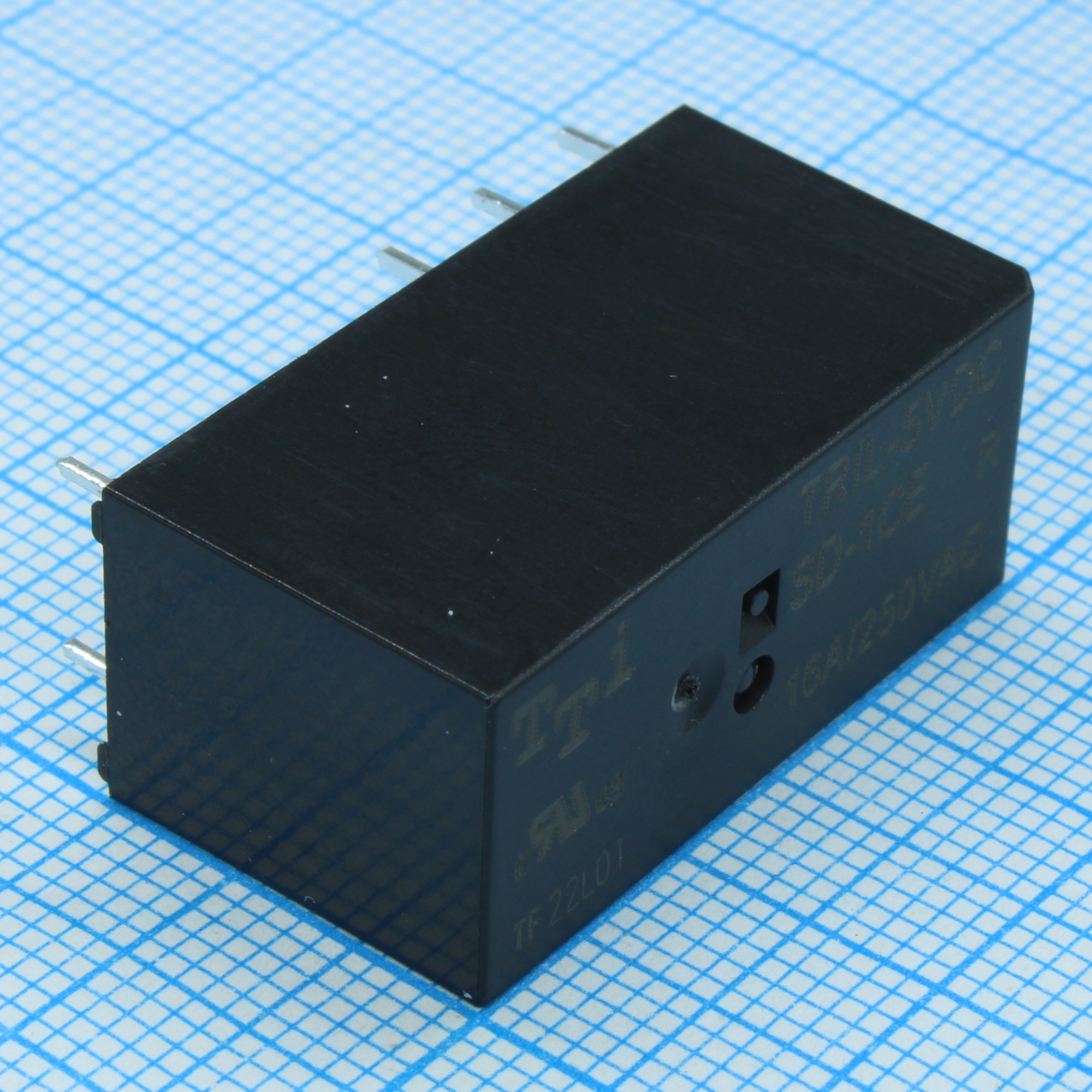 TRIL-5VDC-SD-1CE-R - Реле силовое 16А одна группа на переключение катушка 5В 0.4Вт