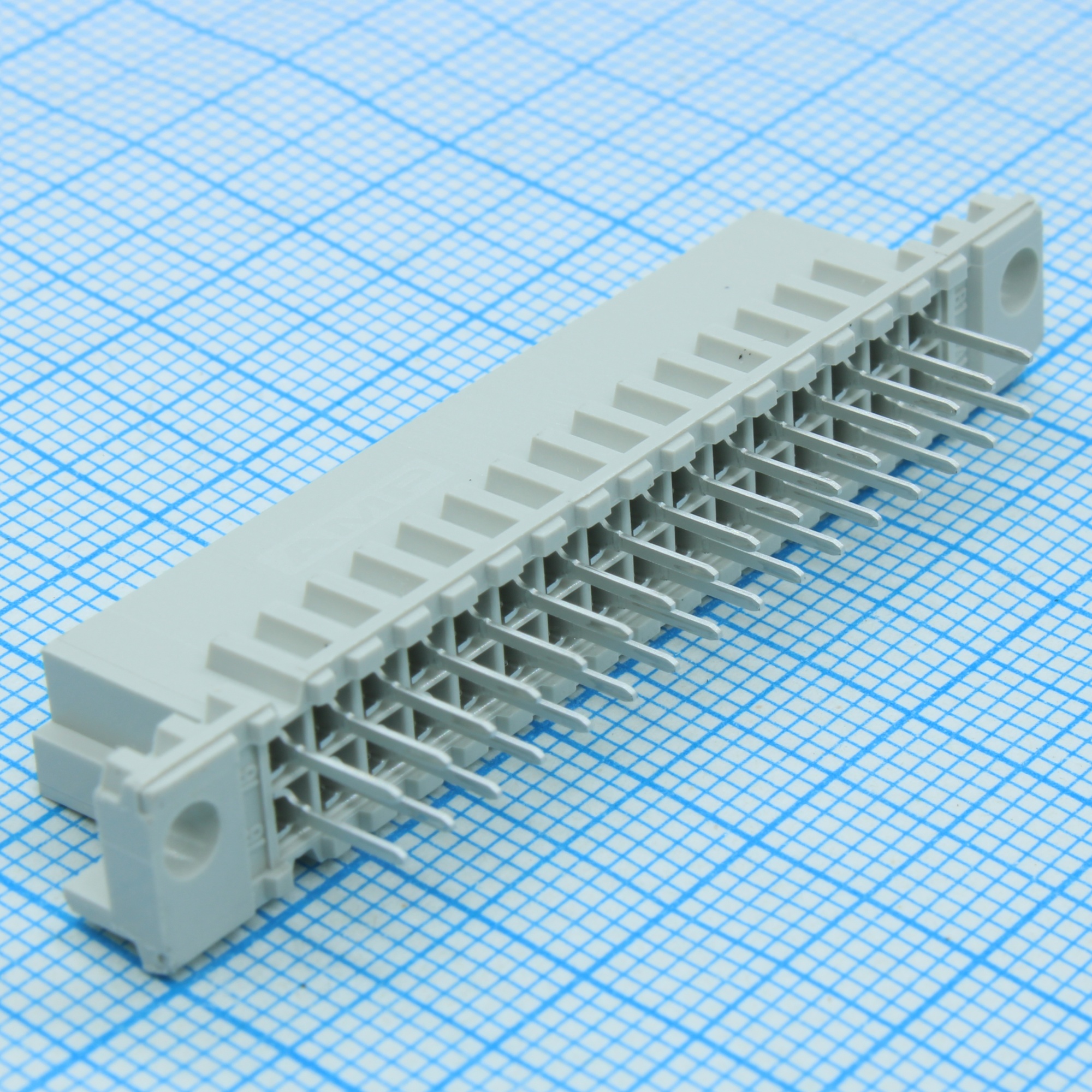 5650858-5 - Разъемы DIN 41612 32 контакта вертикальный тип B