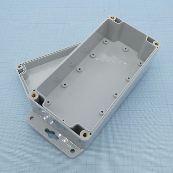 G258MF - Герметичный корпус из поликарбоната с фланцем, IP65, светло-серый