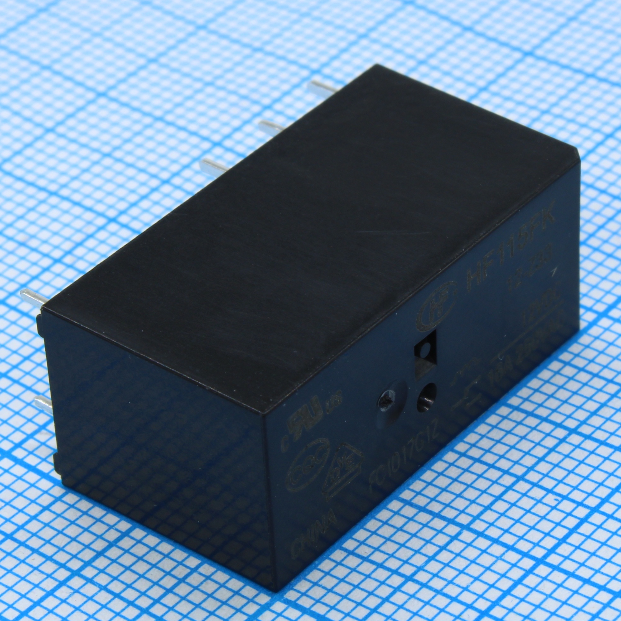 HF115FK/12-Z33 - Реле силовое, 16 А, 12 В, одна контактная группа на переключение