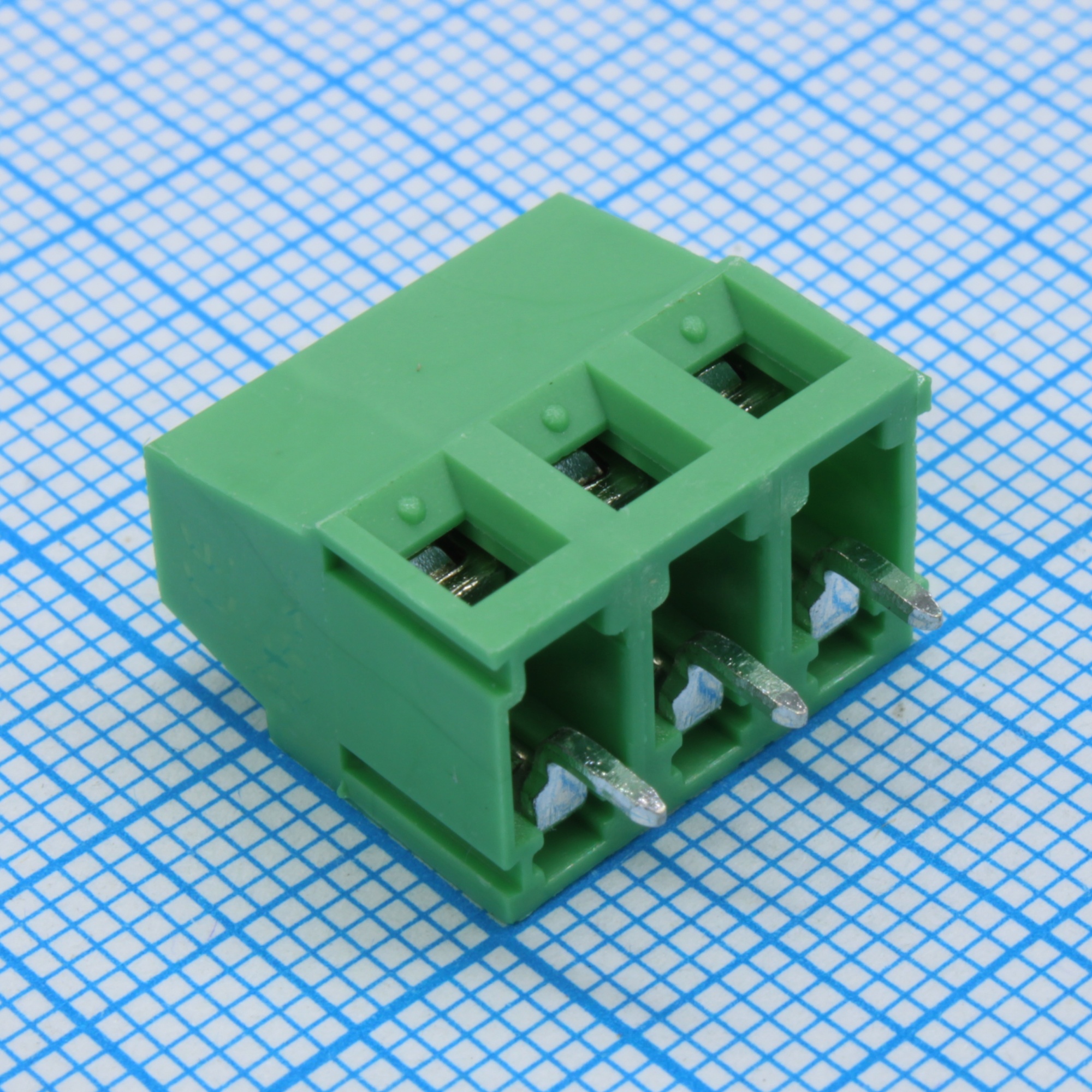 GT500-5.08-03P-14-00 - Винтовой клеммный блок c рельефной обоймой, 3 контакта. Серия GT500-5.08