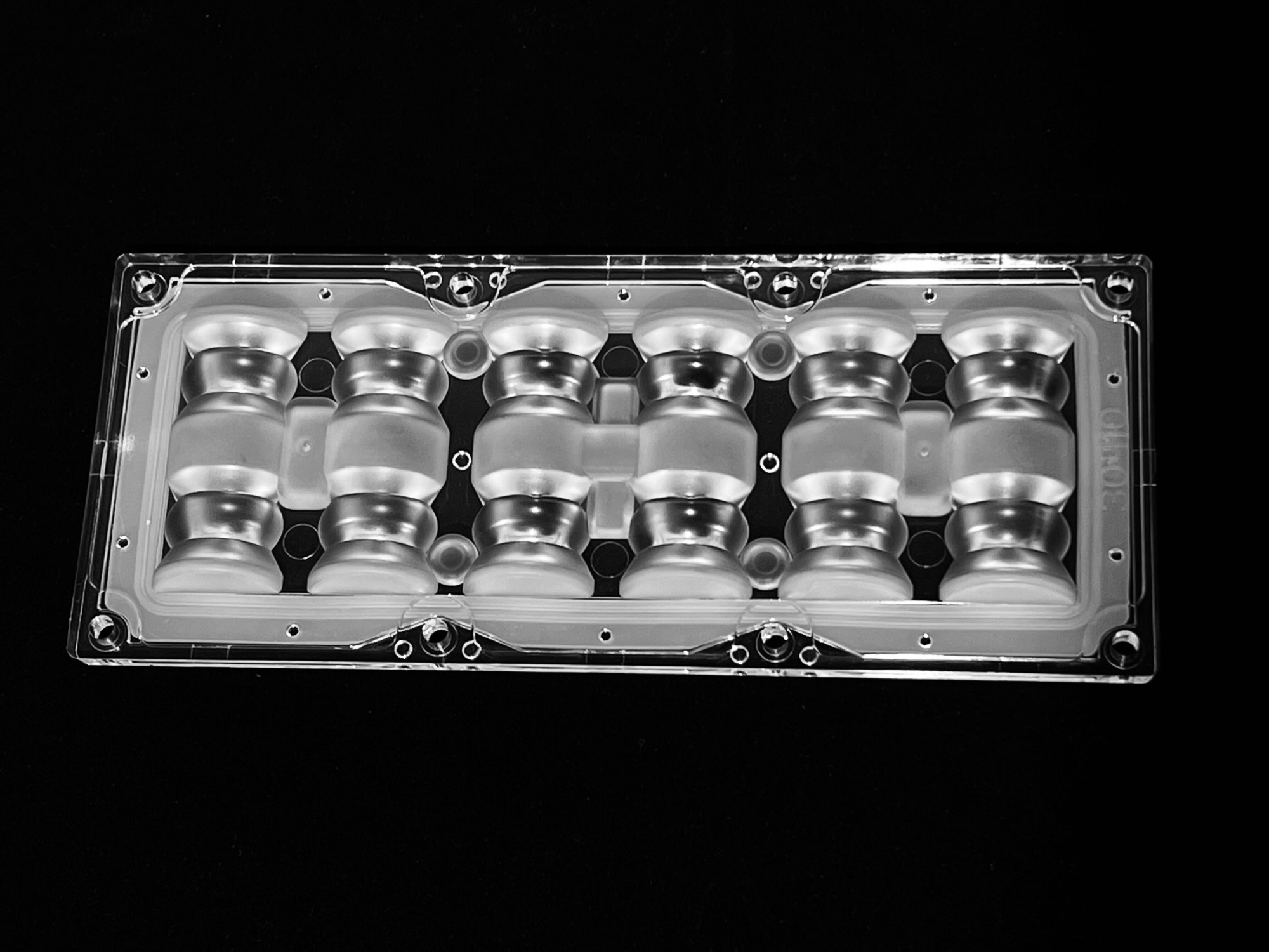 ALHB173D12LED30110G - Групповая прямоугольная линза 2x6 на 12 светодиодов 3030/3535/5050, эфф=93%, 30°x110°, 173x71.4mm   H:13mm, PMMA