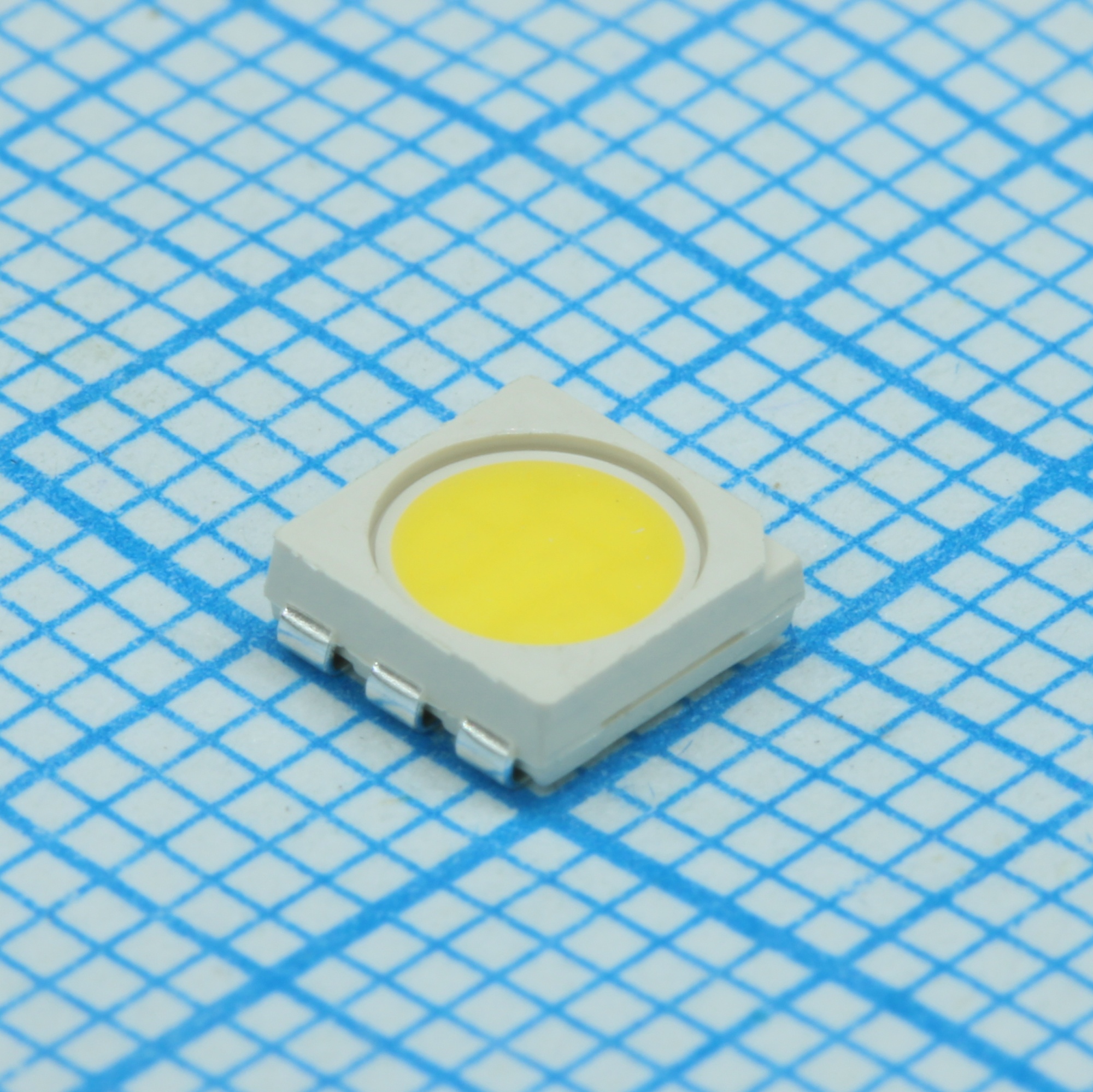 HL-AF-5060H343W-3-S1-THL-HR3 (5000K) - Светодиод smd 5,0x5,0x1,6мм/0,26W/ белый/ 5000K/ 2,9v x 3шт/ 23Lm @ 20mA*3/ Ifmax=80mA/ CRI=80/ 120° (3in1)