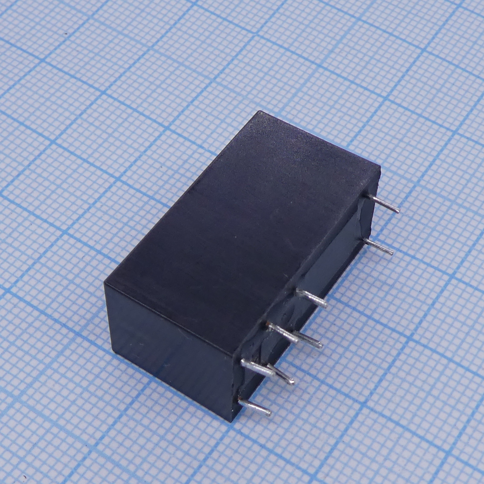 HK115FD-DC12V-SG - Реле силовое, 8А две контактных группы-два направления катушка 12В 0.4Вт