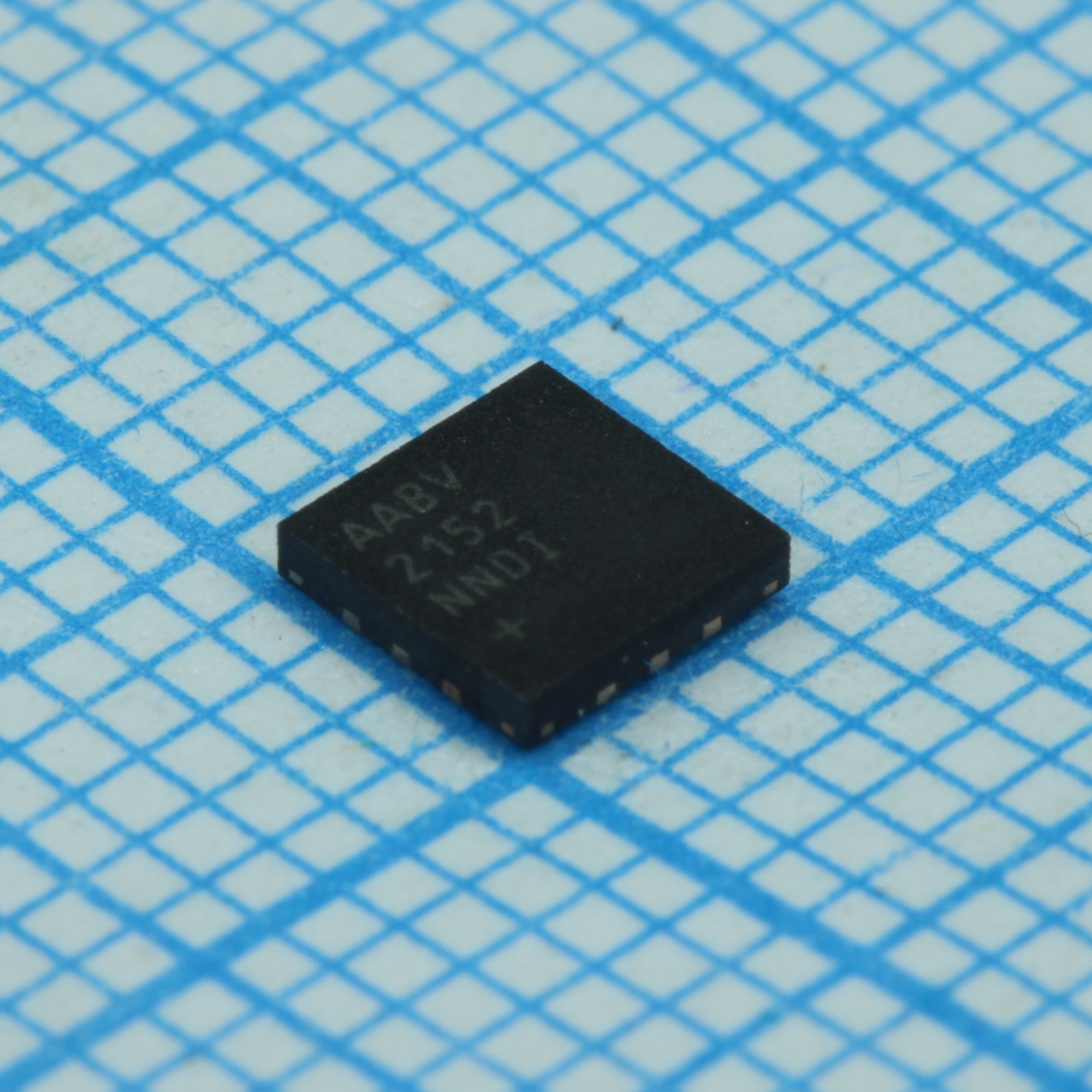 MAX1932ETC+ - Контроллер питания лавинных светодиодов ±0.5% 12-Pin TQFN EP лента на катушке
