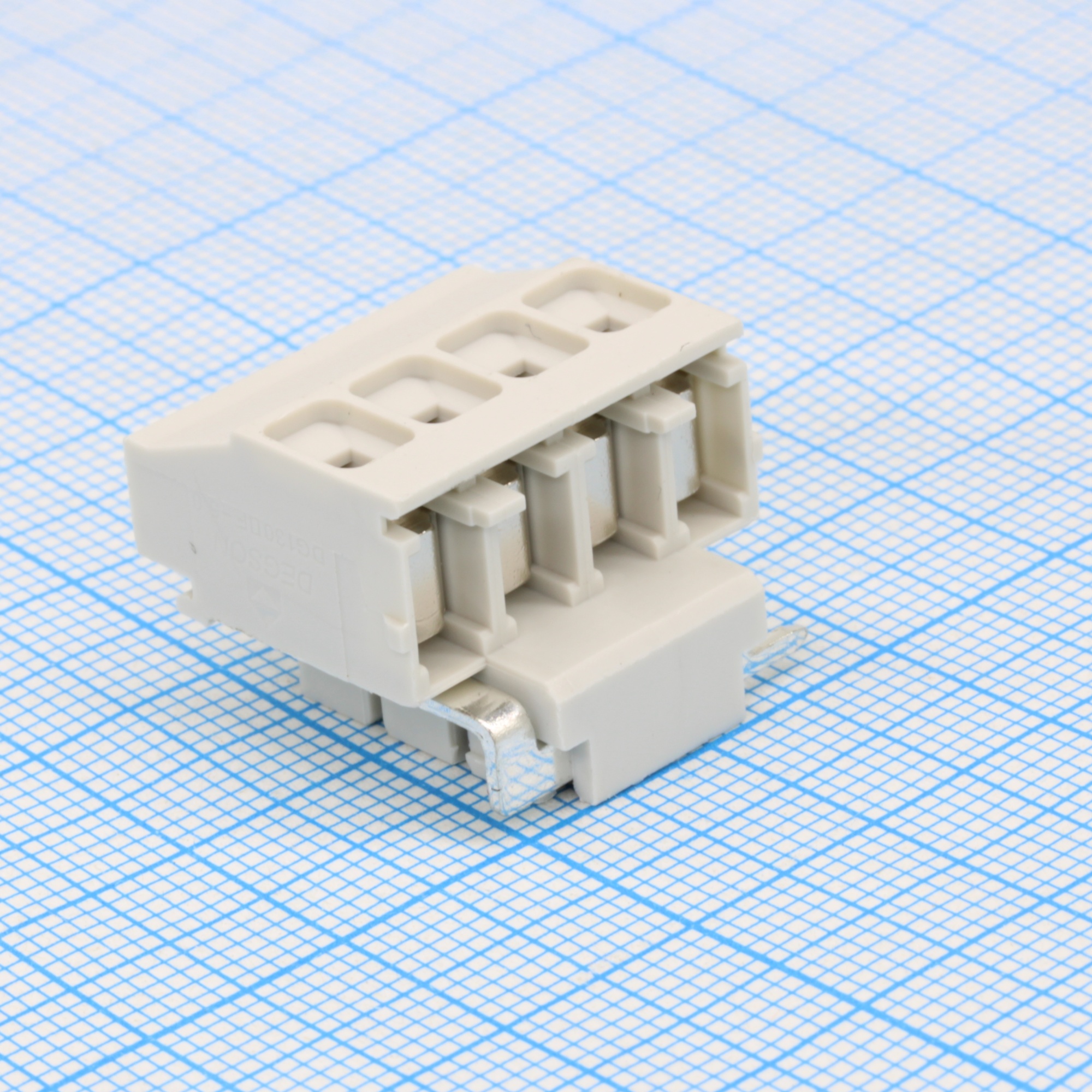 DG130RF-5.0-04P-11-00A(H) - Винтовой клеммный блок c рельефной обоймой, 4 контакта. Серия DG130RF-5.0