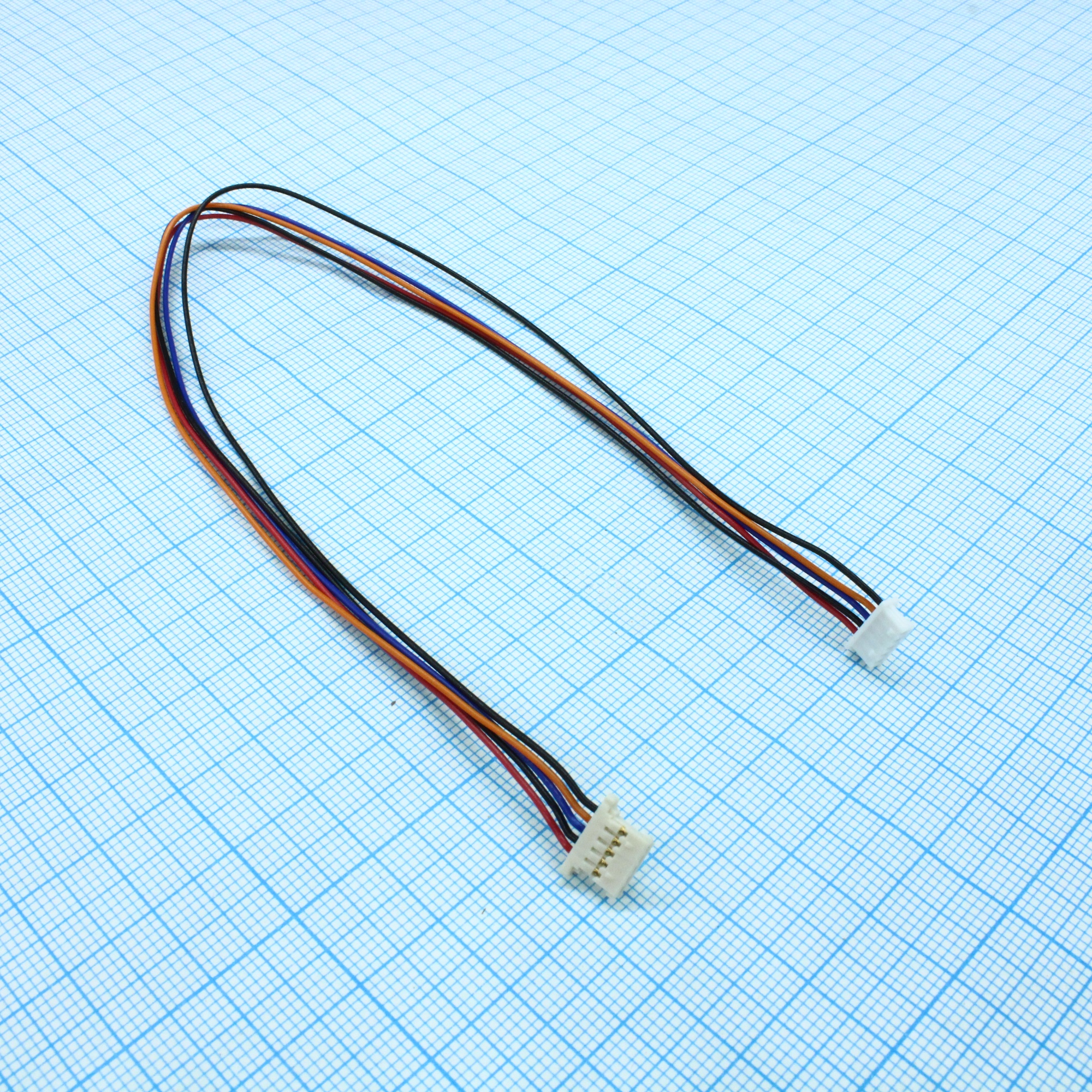 317040031 - Кабель 317040033 используется для подачи питания на блок подсветки индикатора и состоит из двух раз'ёмов, соединённым 2-х проводным кабелем