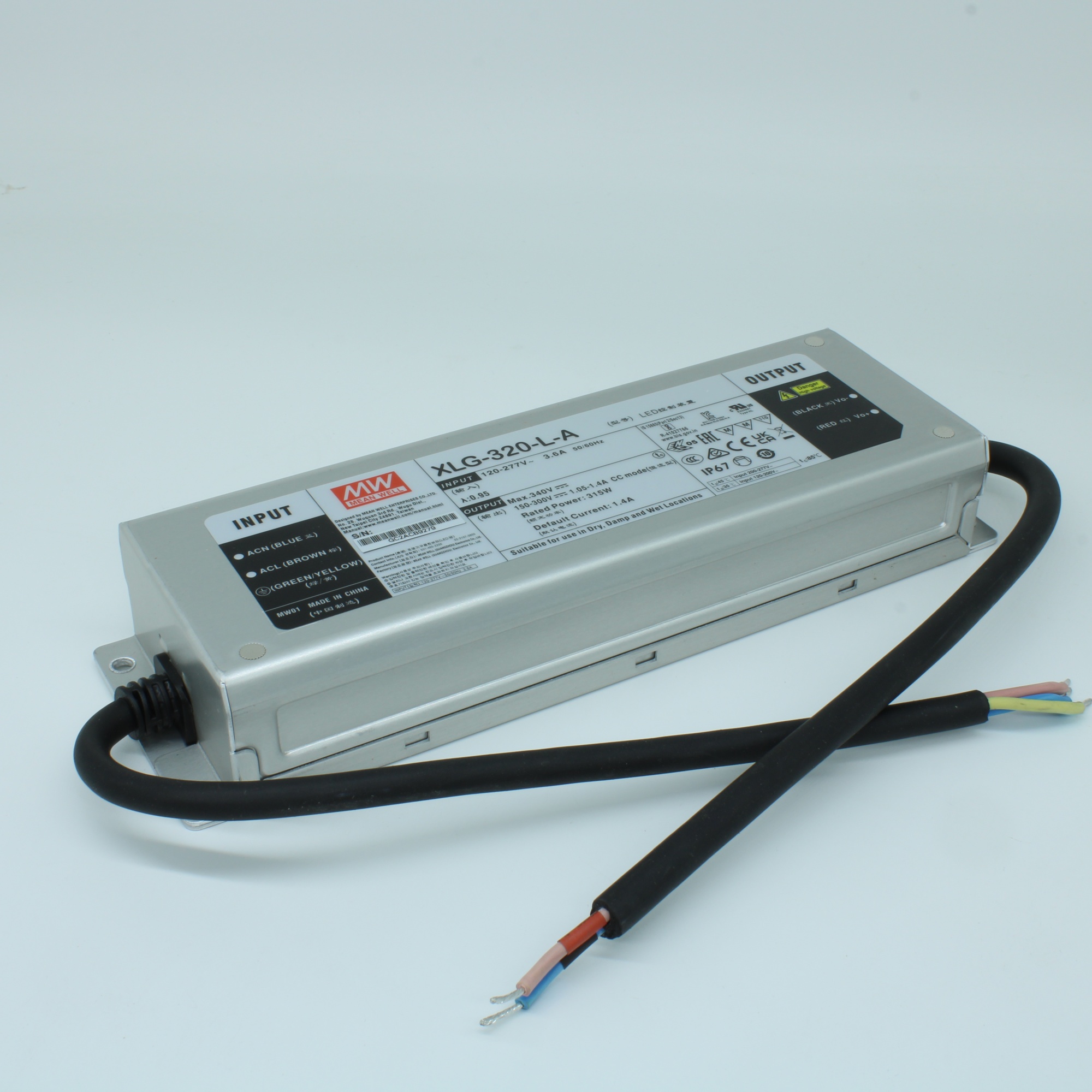 XLG-320-L-A - AC-DC, 315Вт, стабилизатор тока, IP67, вход 100…305В AC, 47…63Гц, ККМ, выход 1400(500…1400)мА/150…300В, изоляция 3750В AC, в кожухе 246х77х39.5мм, -40…+85°С (корпус), встр. потенциометр