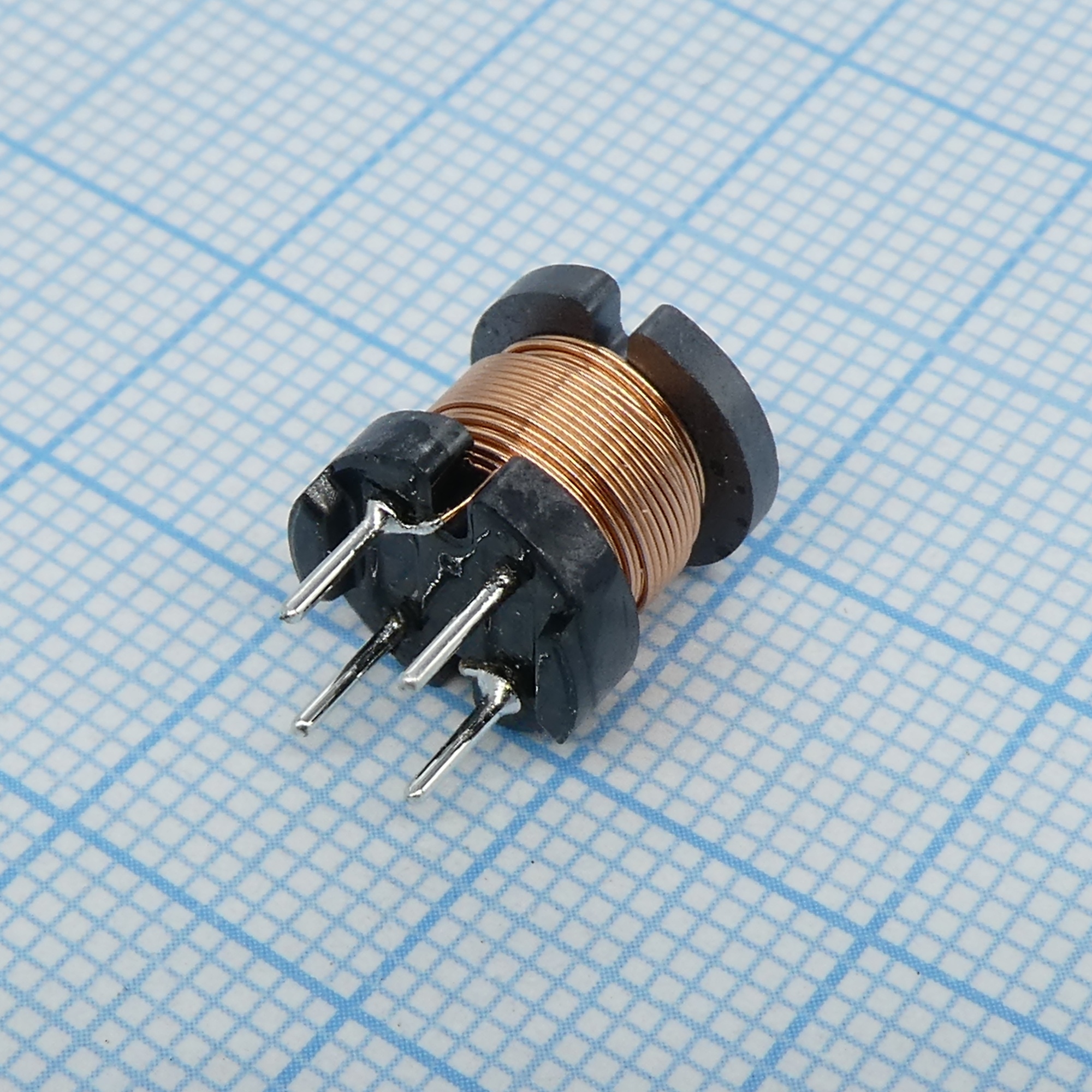 RCH110NP-681K - Силовая индуктивность 680uH ±10% 0.65A 1.1Om радиальная без магнитного экрана