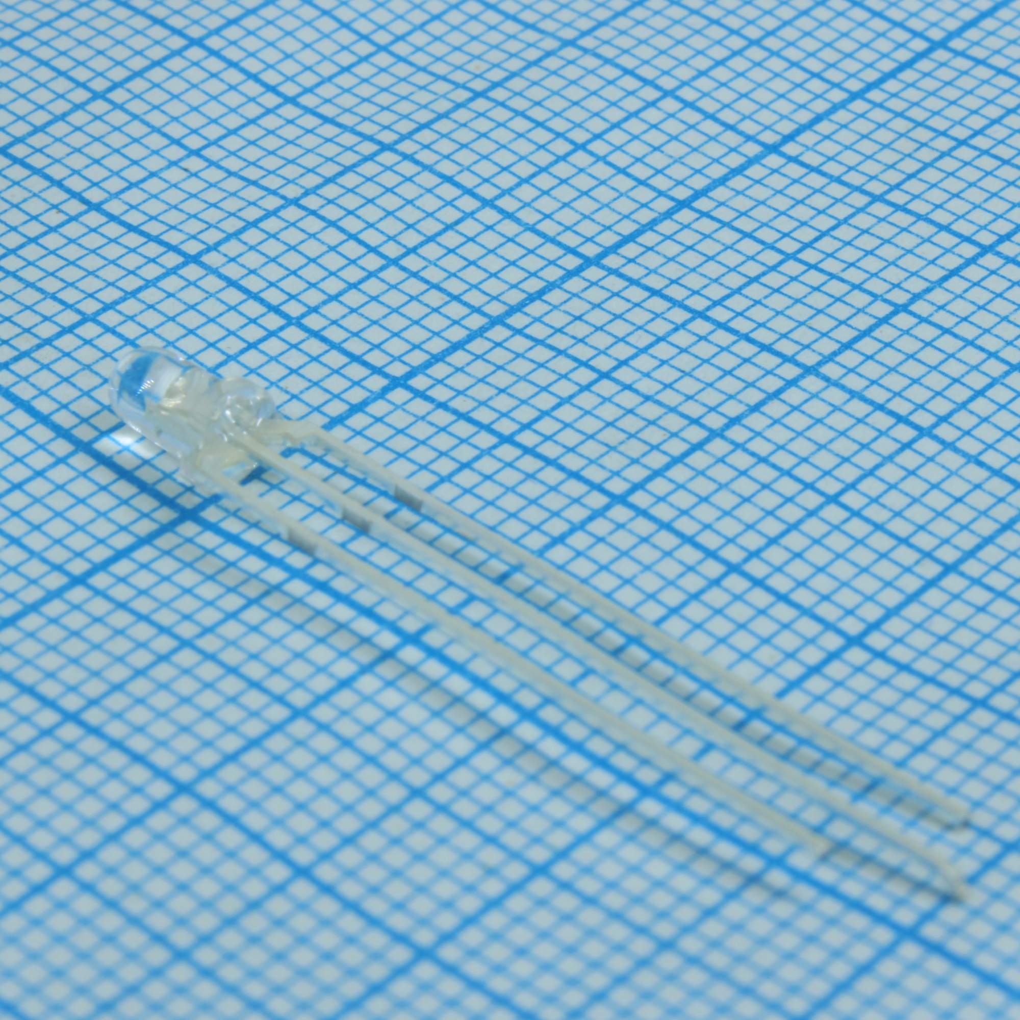 FYL-3019EGC1A-CC - Светодиод 3мм/красный/625нм/60мкд - зеленый/572нм/80мкд/прозрачный/30° 3pin