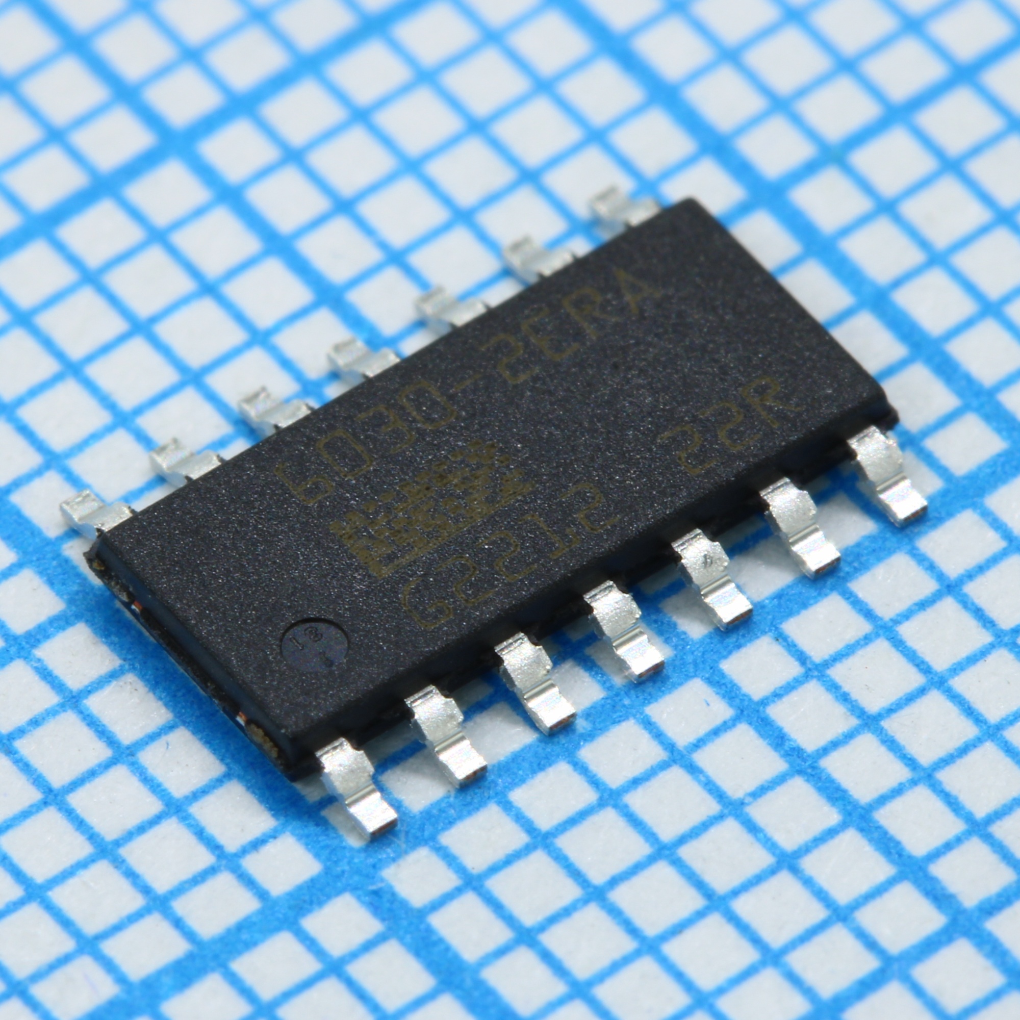 BTT6030-2ERA - Ключ интеллектуальный верхнего плеча, одноканальный, 32 мОм PG-TDSO-14