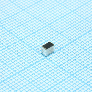 ECHU1C104JX5 - Металлоплёночный конденсатор SMD 1210 0.1uF ±5% 16V (3.2 X 2.5 X 1.5mm) 125C T/R