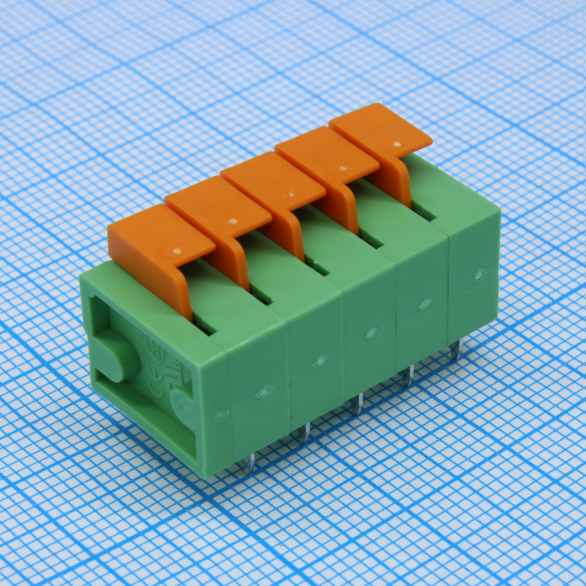 DG142R-5.08-05P-14-00A(H) - Нажимной безвинтовой клеммный блок 5 контактов. Зажим типа торцевой контакт. Серия DG142R-5.08