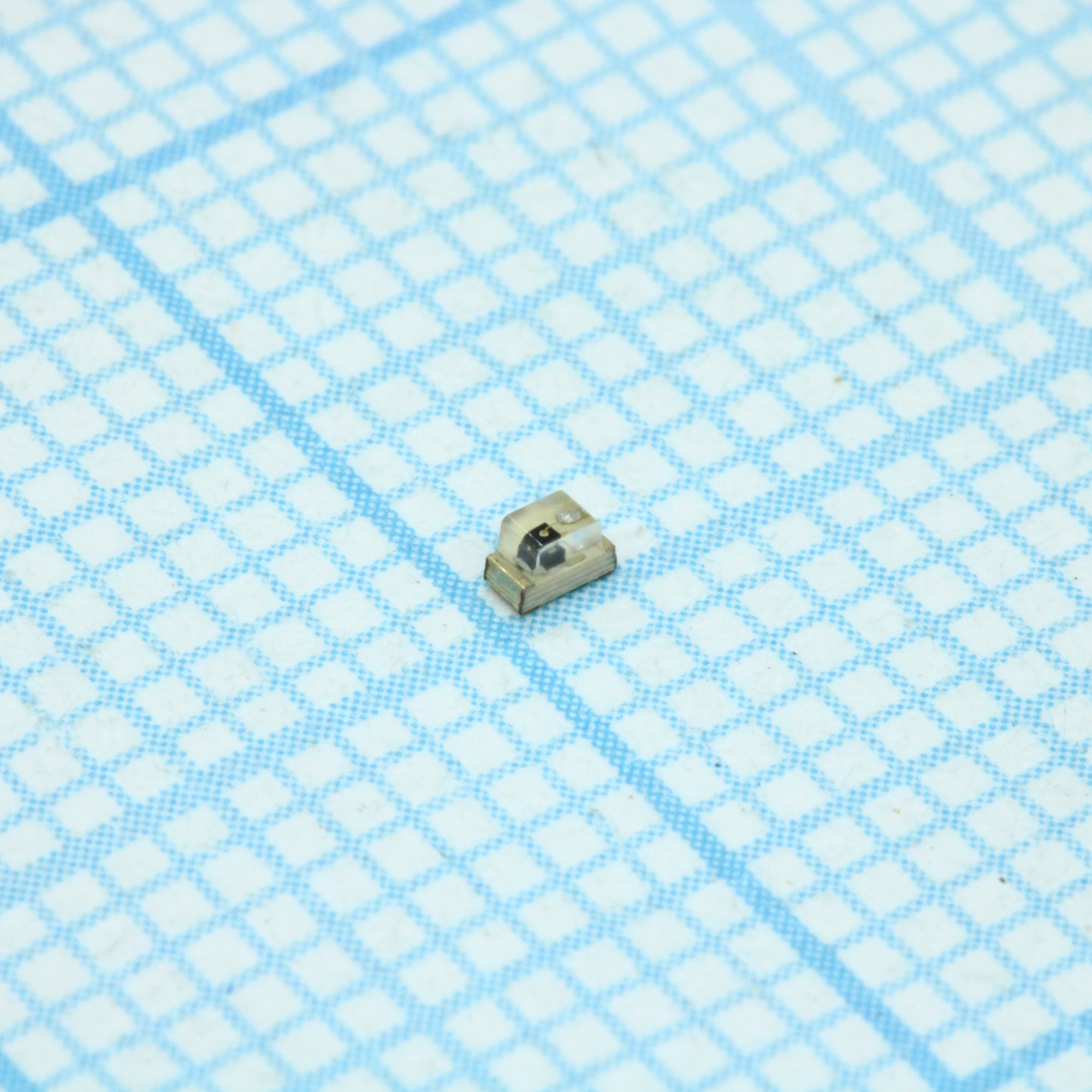 KP-1608SF4C - Инфракрасный светодиод smd 1,6х0,8мм 880нм прозрачный 120°