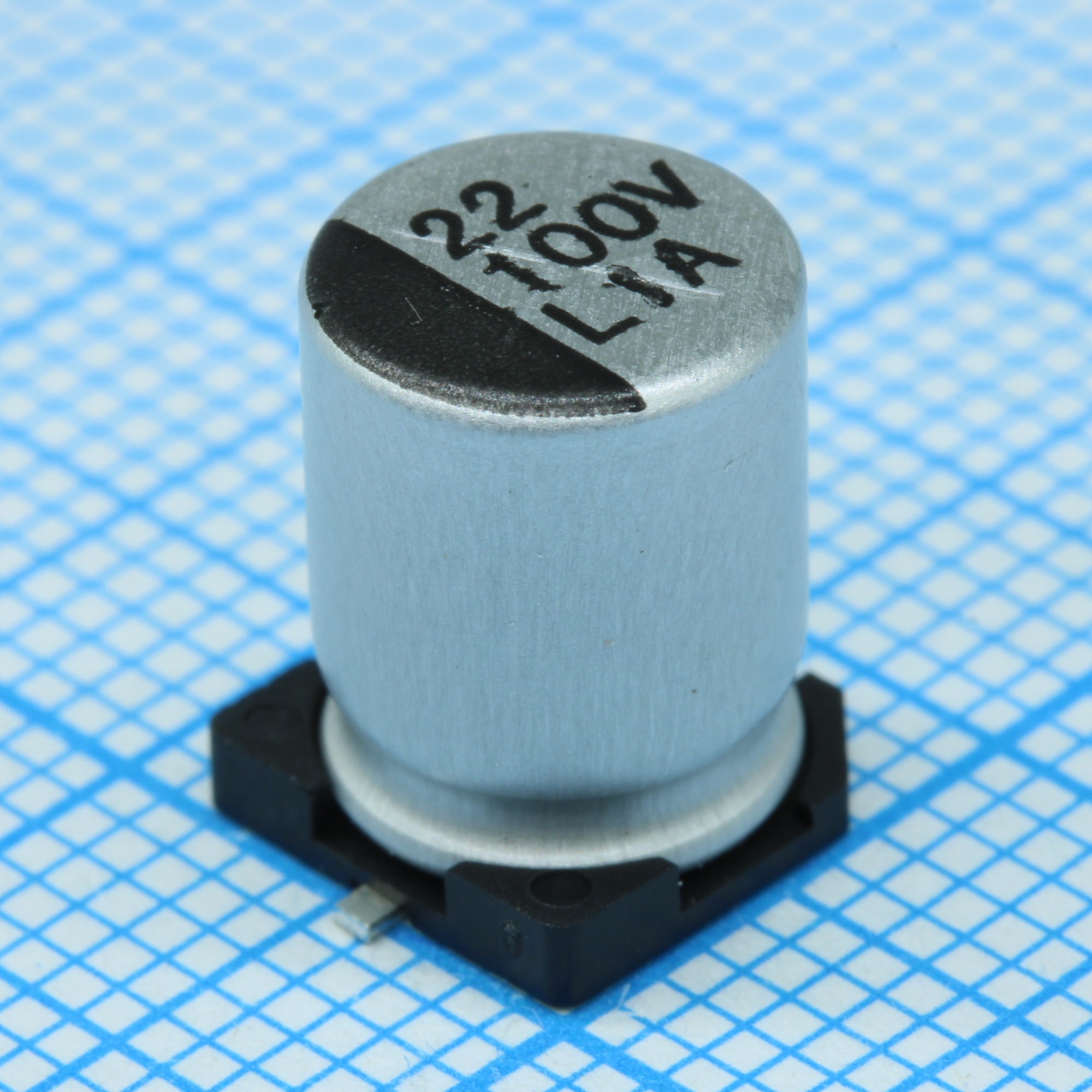 EZV331M25RE - Конденсатор алюминиевый  электролитический 330мкФ 25В ±20% (8 X 10.5мм) для поверхностного монтажа 450мА 5000час 105°С лента на катушке