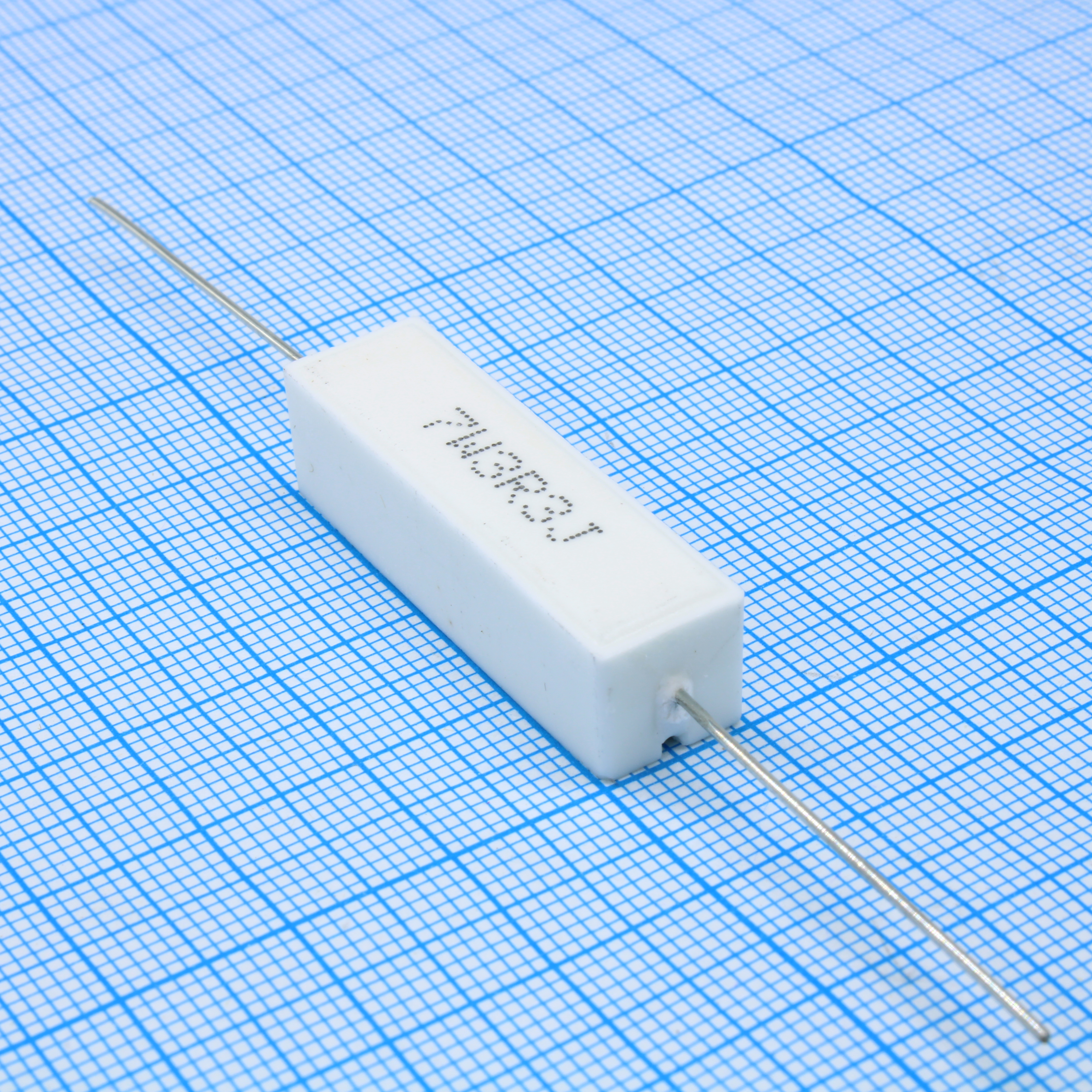 SQP7003R3JBP - Резистор керамический цементный аксиальный (SQP) 7Вт 3.3Ом ±5%