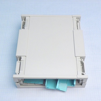 G777 - Защелкивающийся корпус из прочного пластика с алюминиевыми панелями