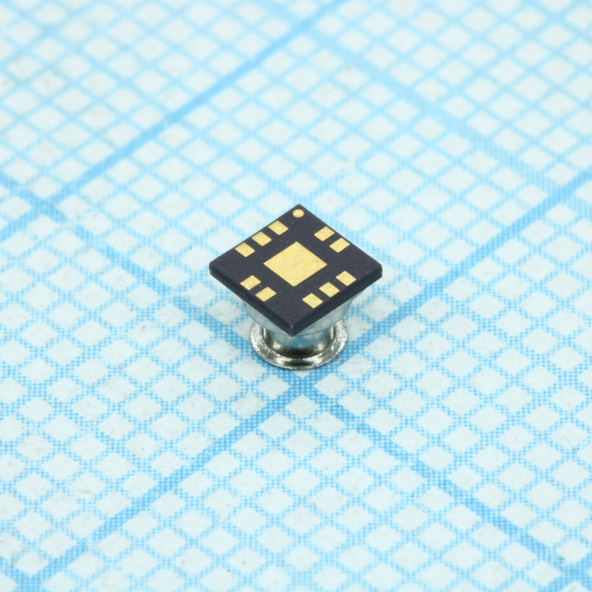 LPS33HWTR - Датчик абсолютного давления 26-126кПа монтаж на плоскость 10-Pin CCLGA лента нв катушке