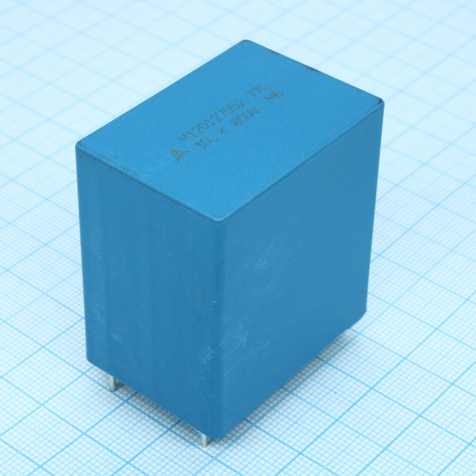 B32776G8306K - Конденсатор металлоплёночный полипропиленовый 30мкФ ±10% 800В ( 42х30х45мм) радиальный 37.5мм 0.0035Ом 105°С россыпь