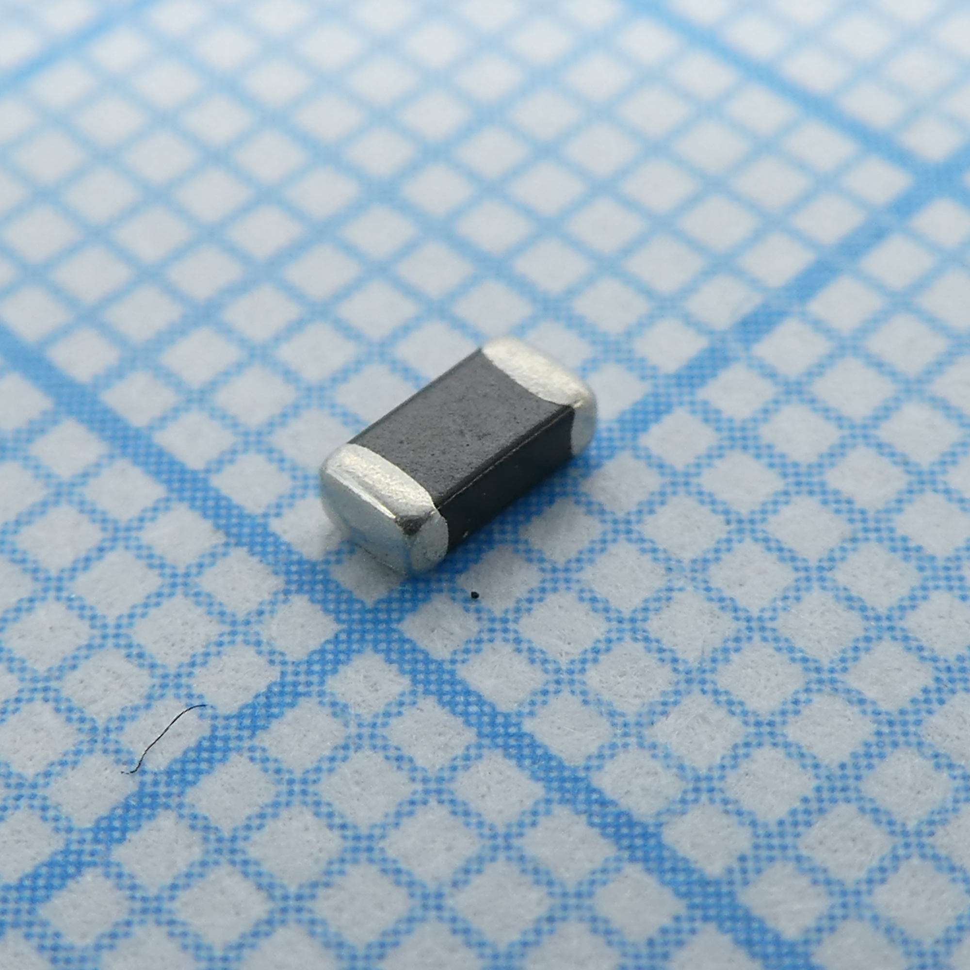 JMV1206S260T901 - SMD варистор 1206 26Vdc 200A  34.5V(1mA), стандарт. серия, лента в катушке