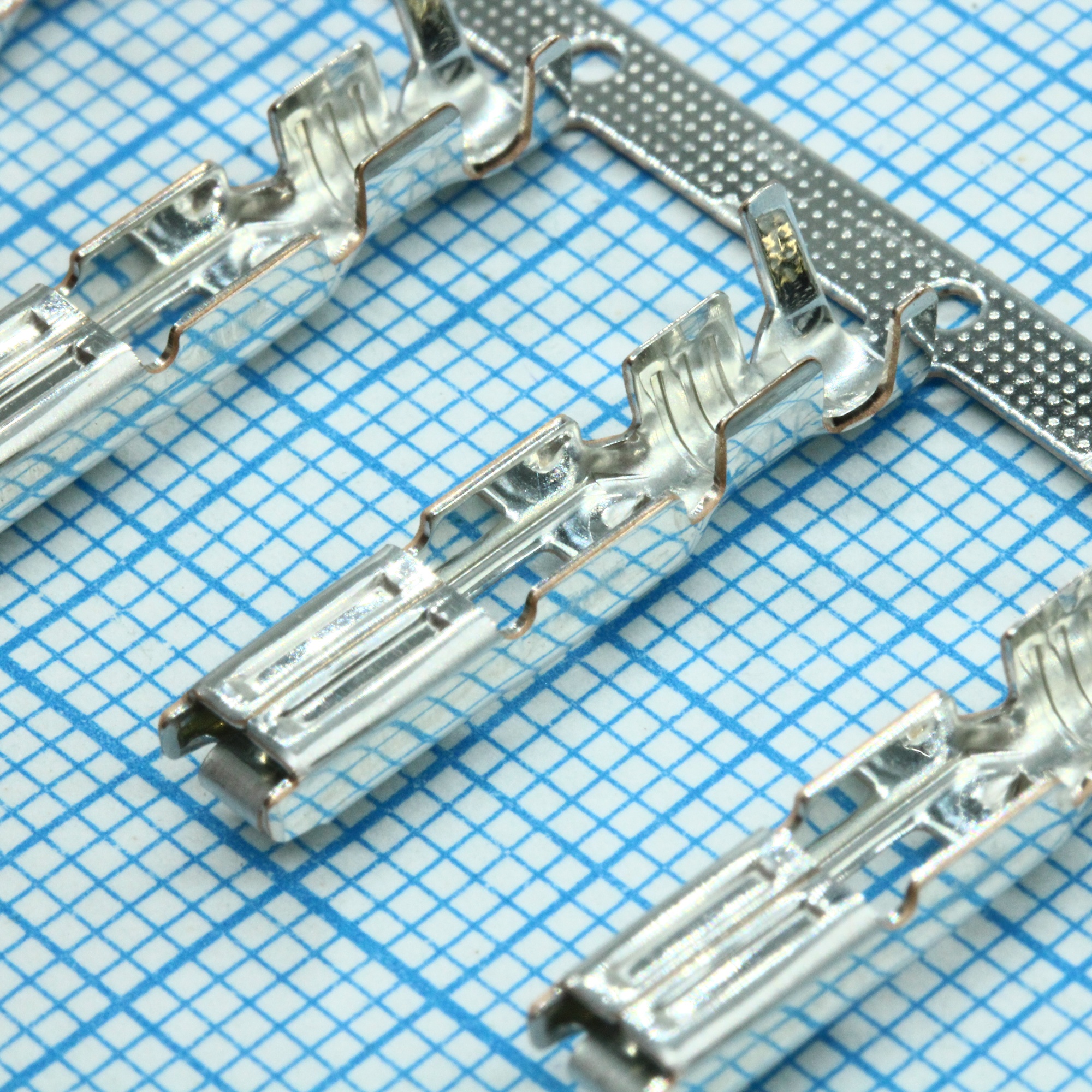 172773-4 - Контакт SKT монтаж на кабель 14-20AWG лента на катушке автомобильного применения