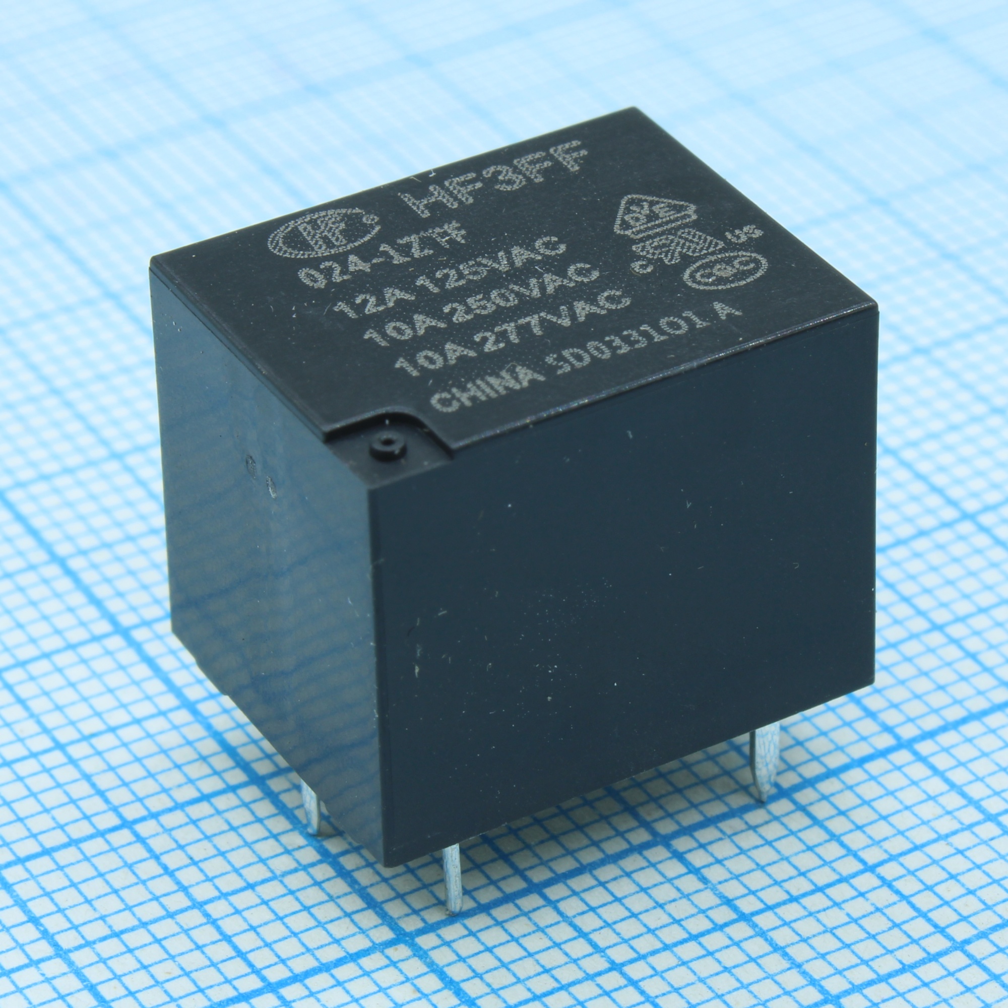 HF3FF/024-1ZTF - Миниатюрное силовое реле серия 833H 10A одна контактная группа на переключение катушка 24В монтаж в отверстие