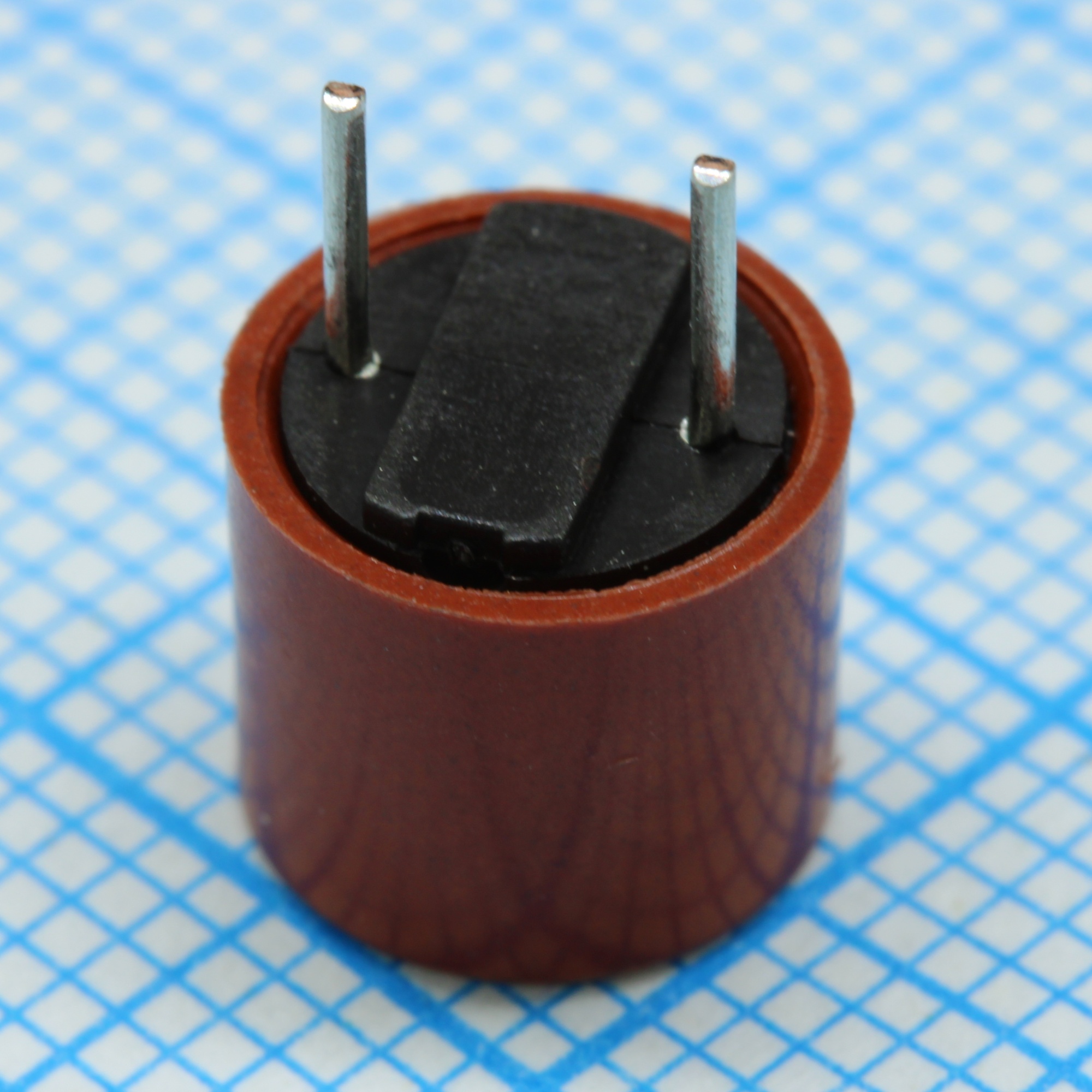 37011000410 - Предохранитель быстродействующий 1A 250В радиальный 8.5х8мм