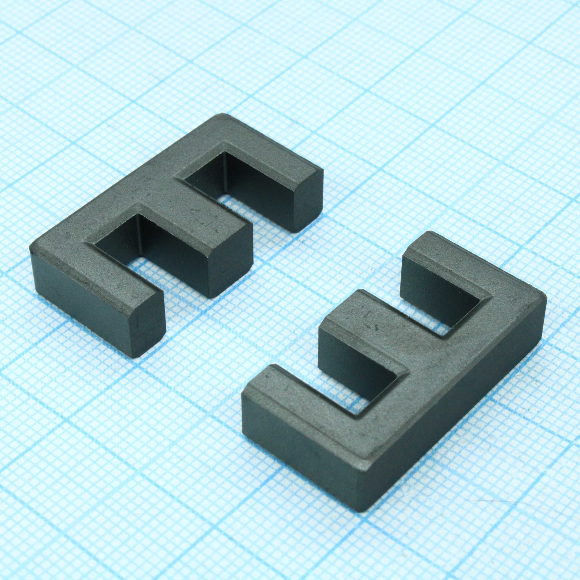 EE30/15/7 P3 core - Сердечник ферритовый EE30/15/7 P3 комплект 2шт