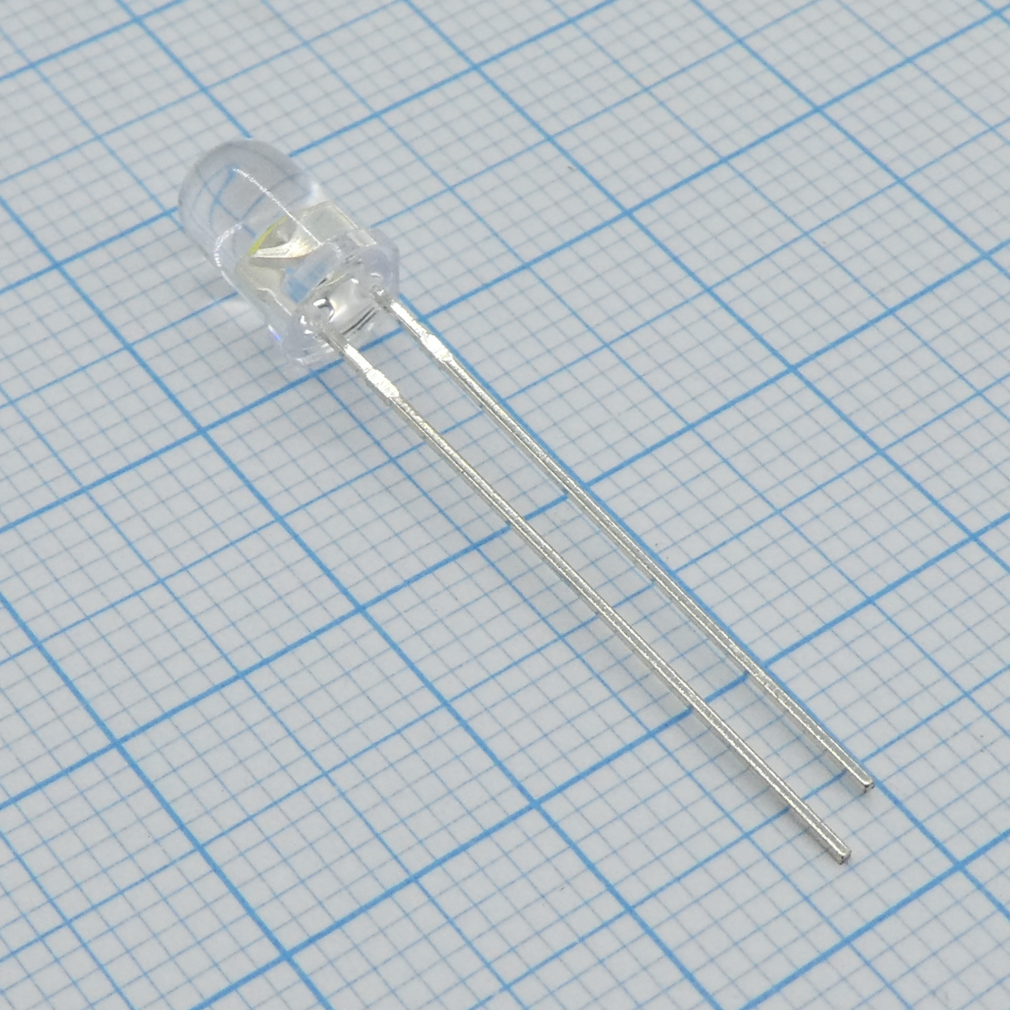 L-7113QWC-D - Светодиод 5мм/белый/2200-3200мкд/прозрачный/20°