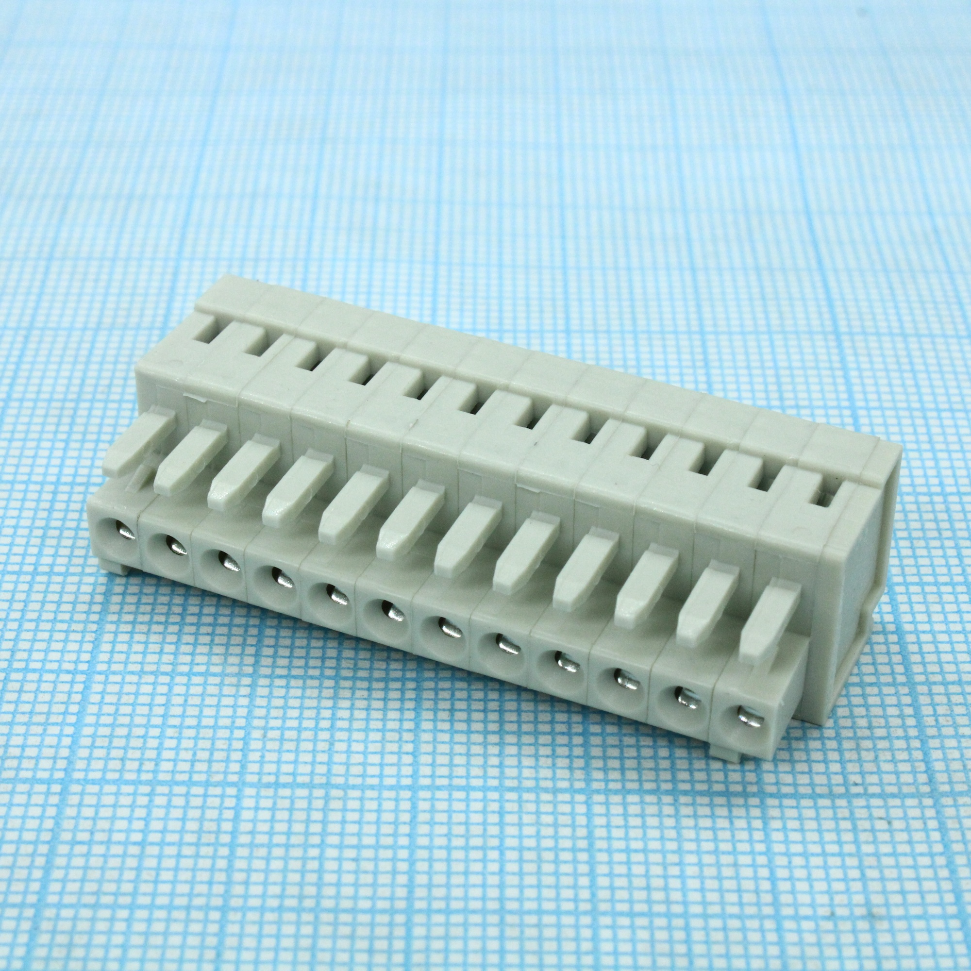 8EDGK-3.81-12P-11-01A(H) - Клеммник 12 конт. "гнездо" шаг 3.81 мм, пружин., серый из. (пров. до 1.5 кв.мм)