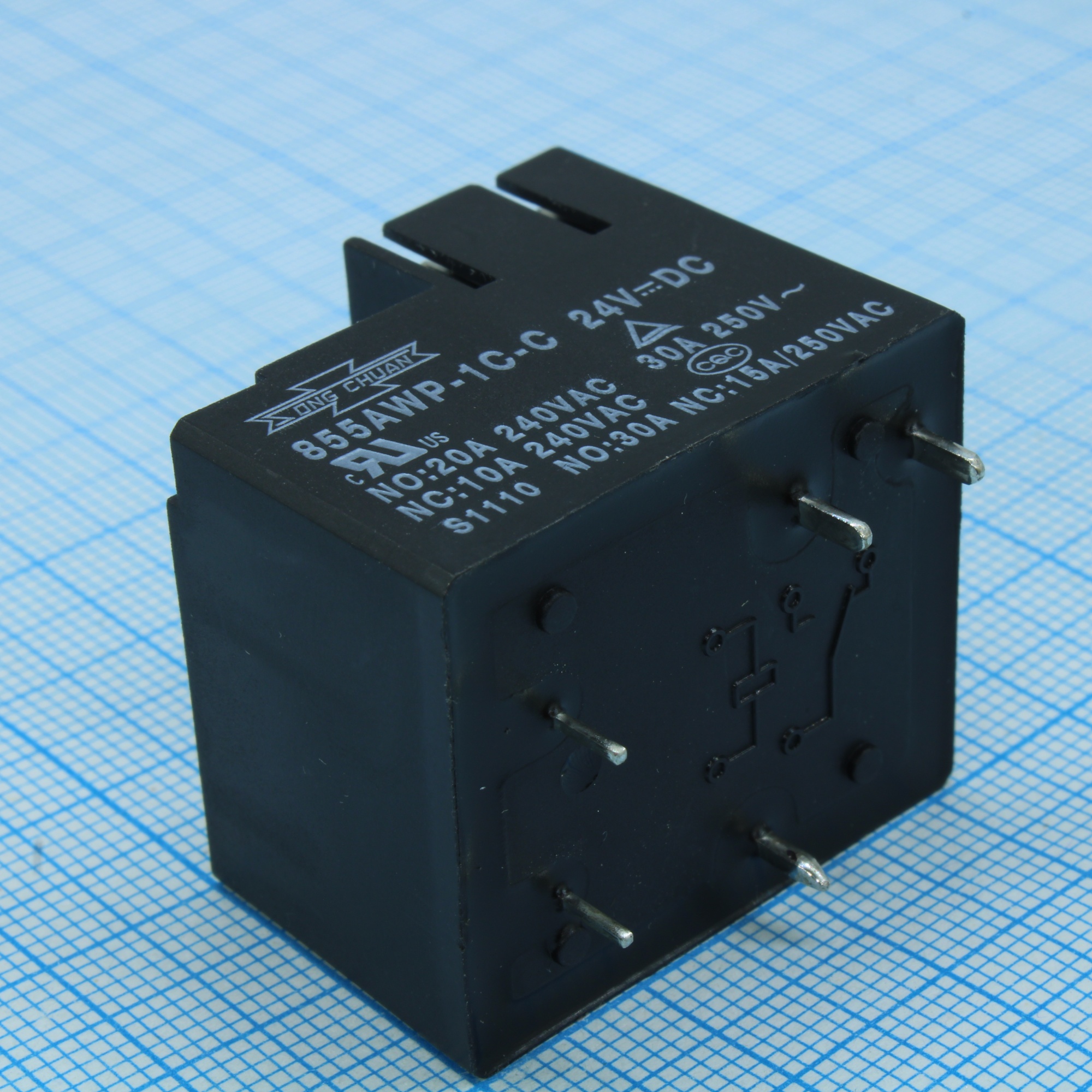 855AWP-1C-C 24VDC - Реле пайка в плату+контакты 3х(6,35х0,8). Упр.: 24VDC, Потр. мощн.: 0.93W. Комм.: NC/NO 10A/20А 240VAC, конт.: 1 перекидной, размер (LxWxH) мм: 32.5 х 28.0 х 28.0.