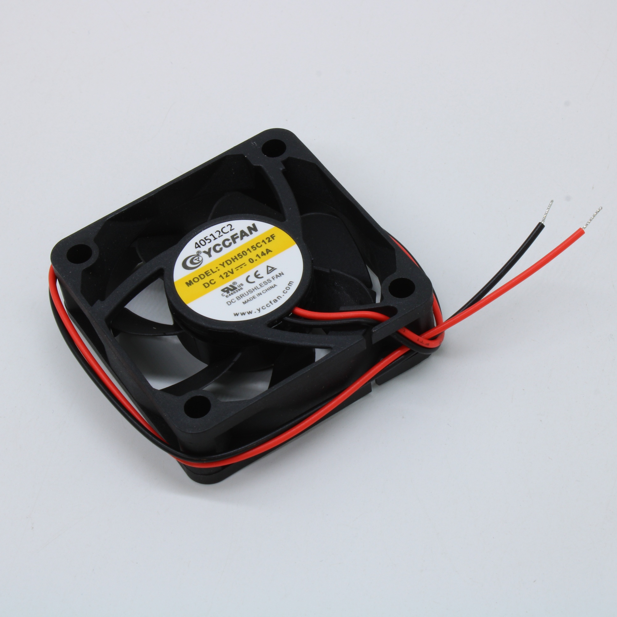 YDH5015C12F - Вентилятор 12В 50х50x15 C 6000 об/мин, 26.3м3/час, 36.4дБ, подшипник скольжения CycleSeal, тип вывода - провод